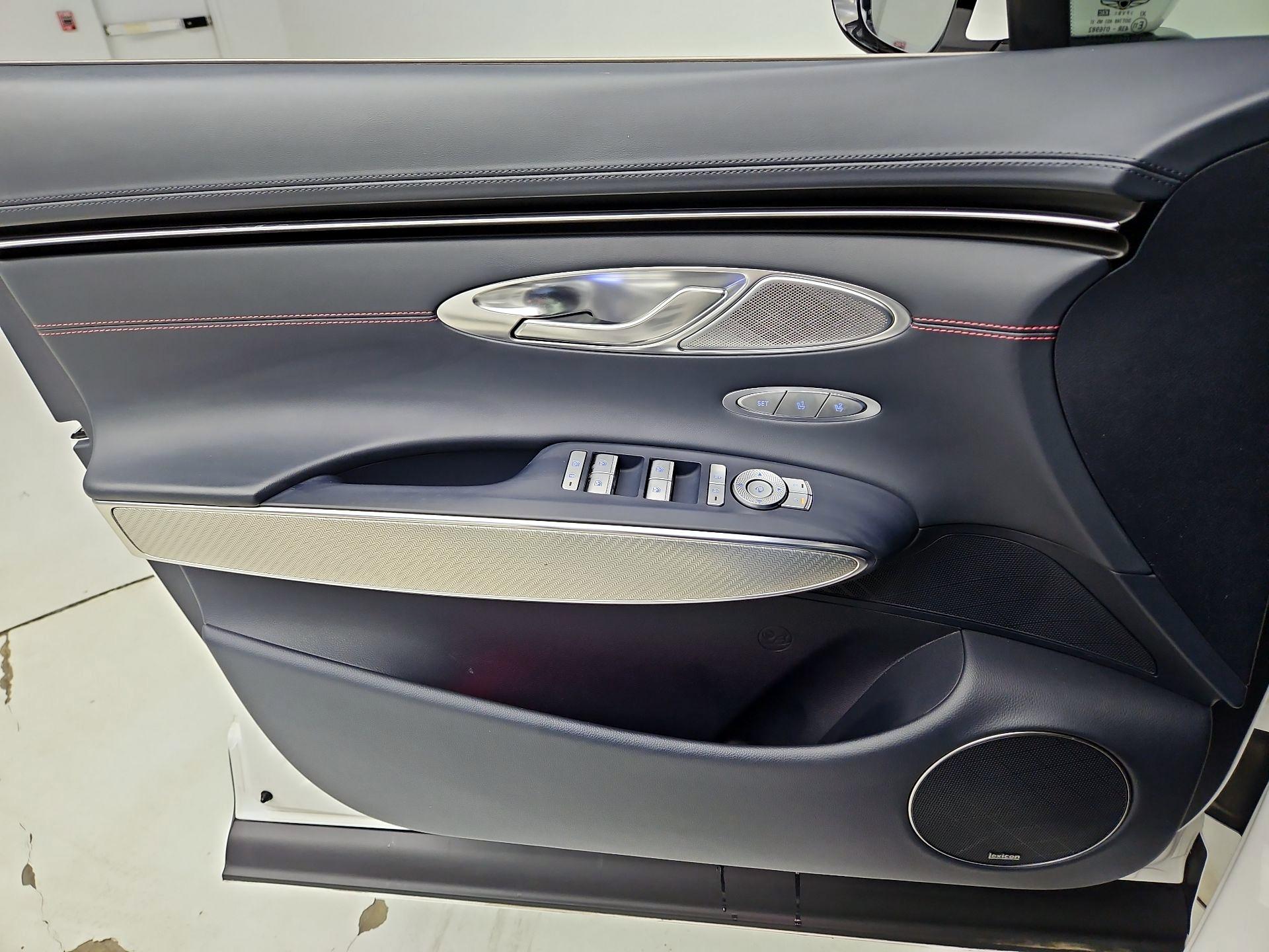 Thumbnail: 2023 Genesis GV70 - 12