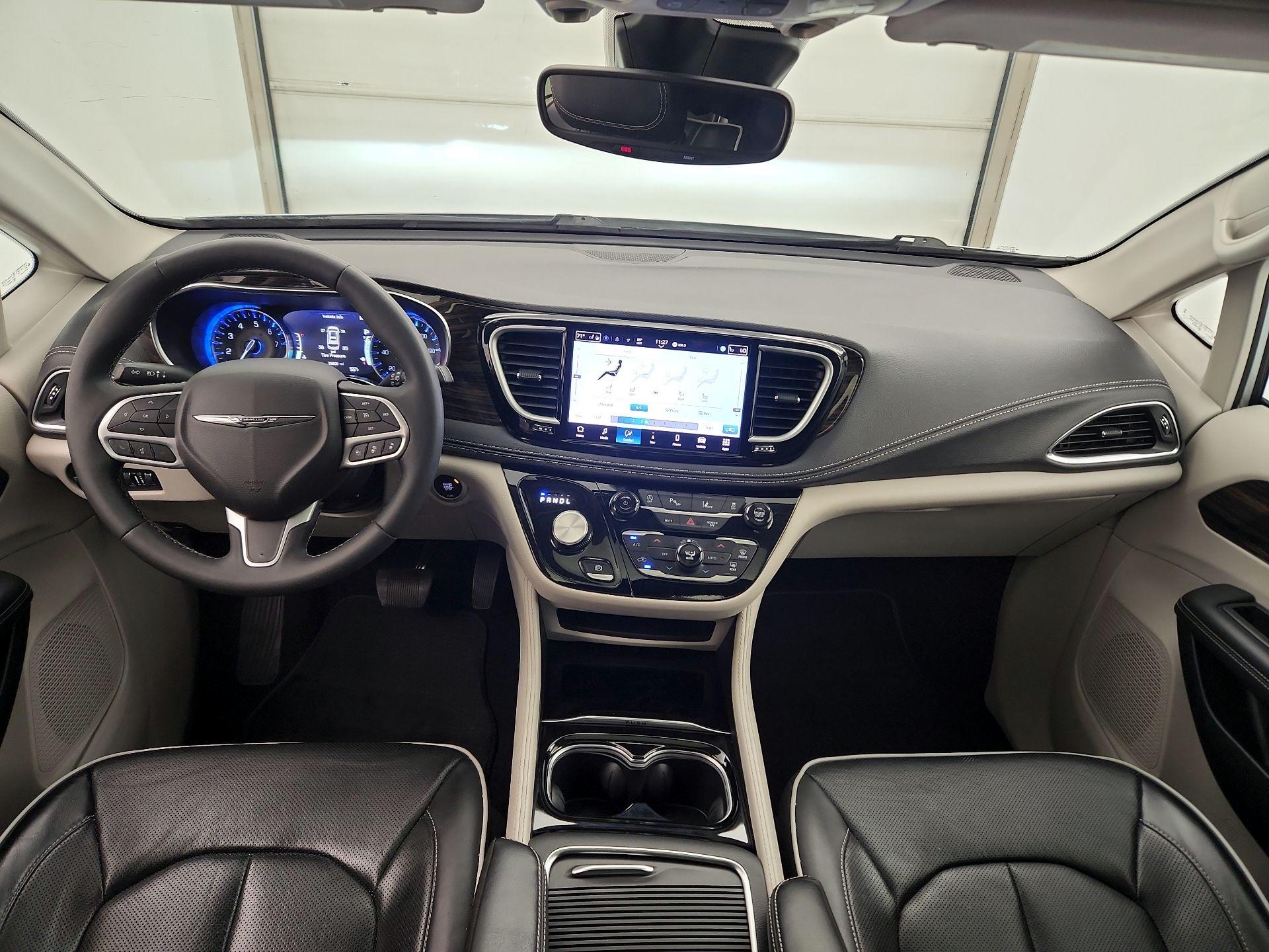 Thumbnail: 2024 Chrysler Pacifica - 9