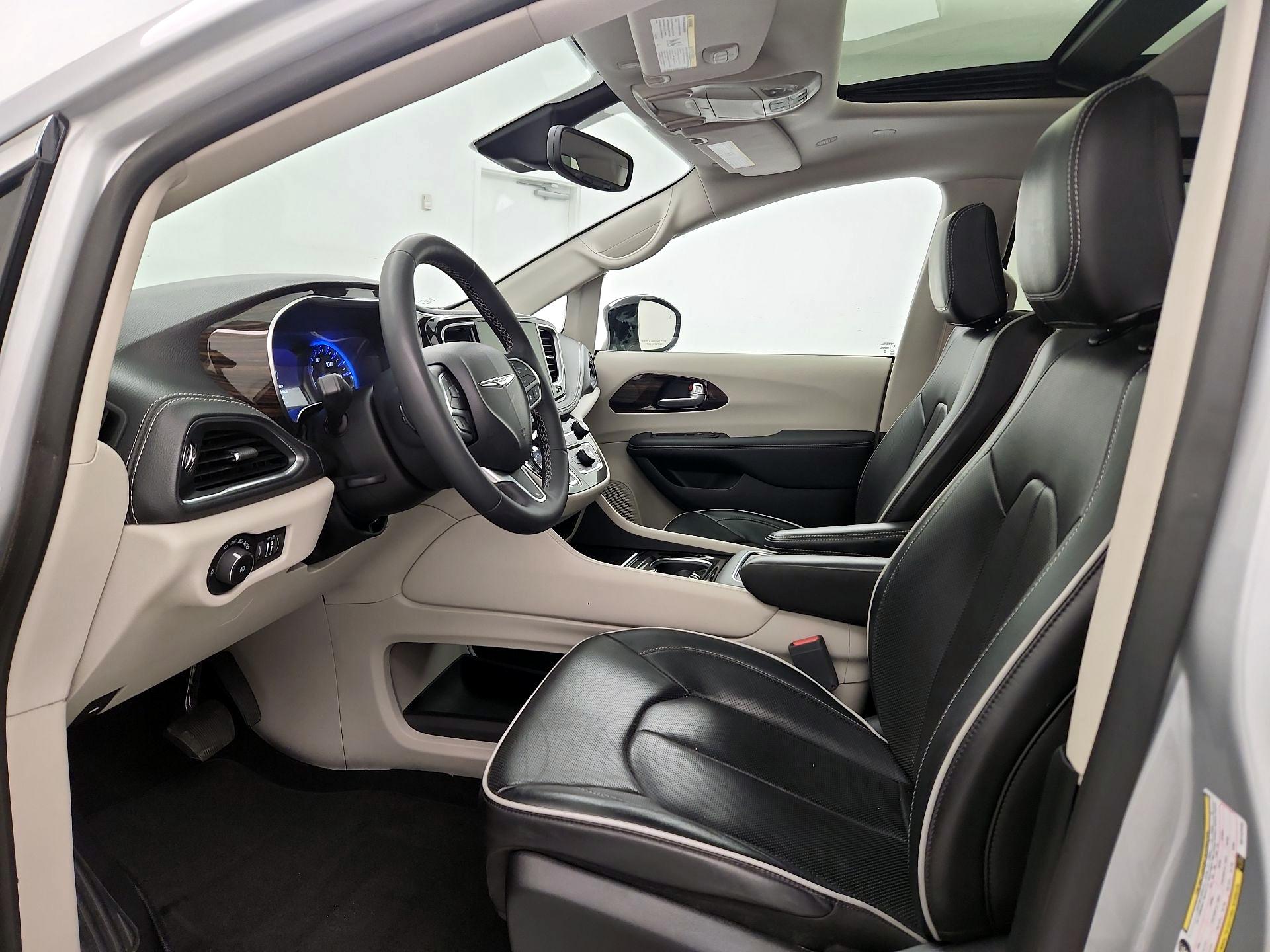 Thumbnail: 2024 Chrysler Pacifica - 11