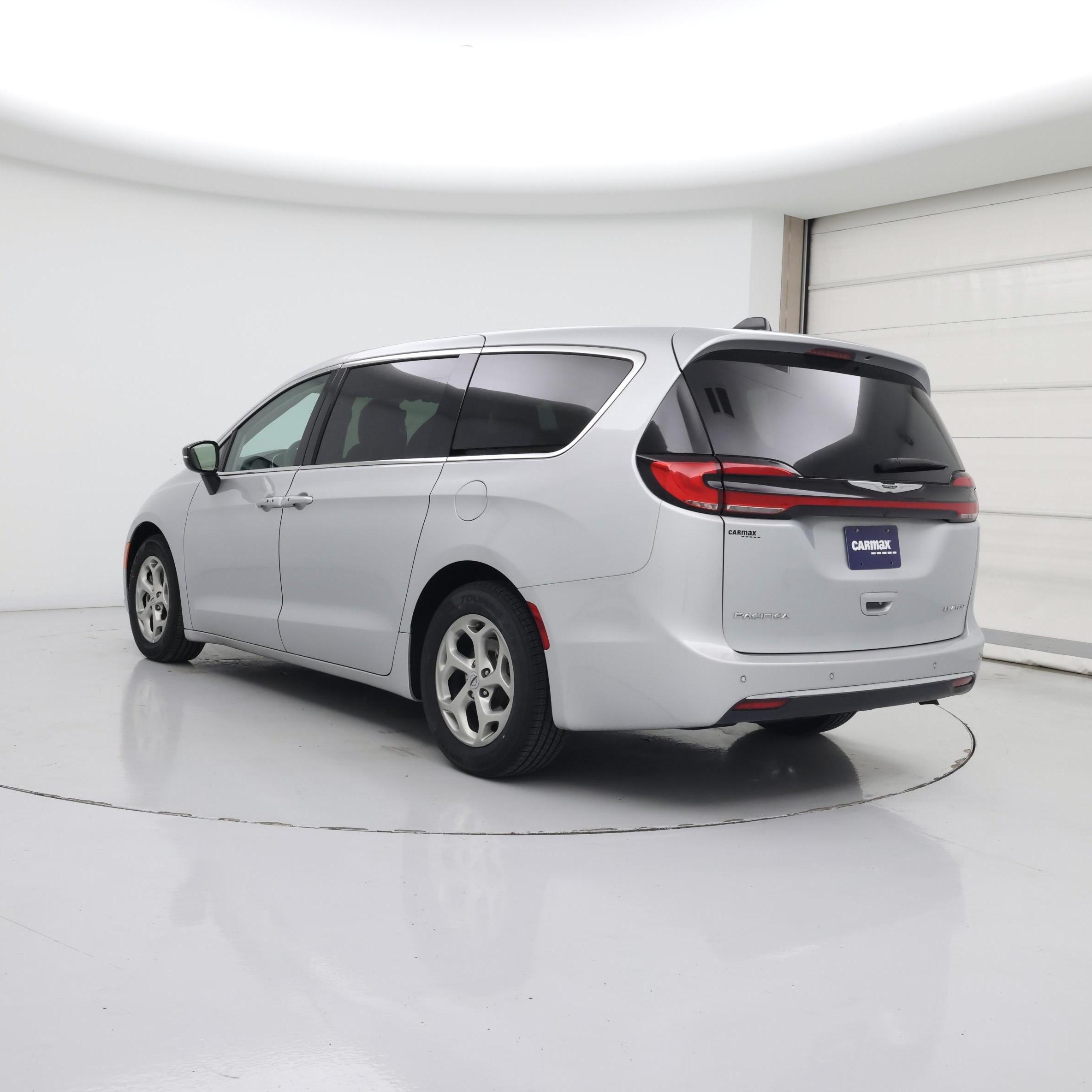 Thumbnail: 2024 Chrysler Pacifica - 2