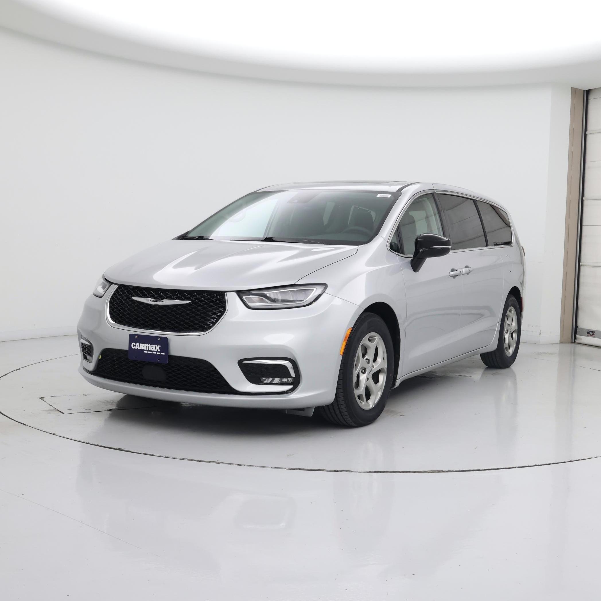 Thumbnail: 2024 Chrysler Pacifica - 4