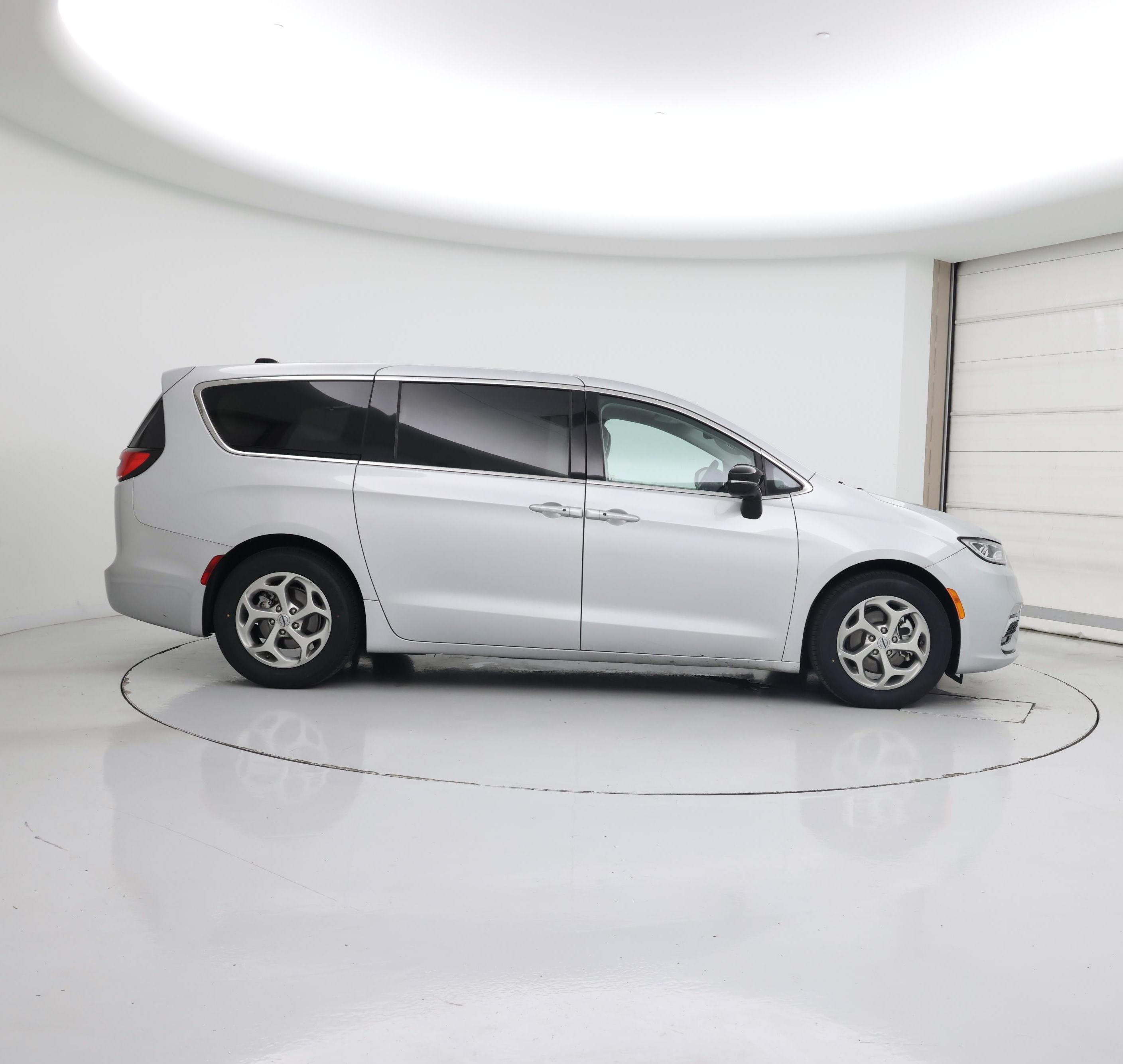 Thumbnail: 2024 Chrysler Pacifica - 7