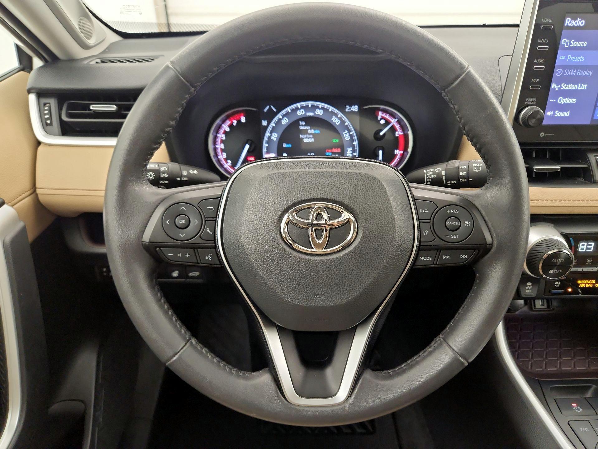 Thumbnail: 2022 Toyota RAV4 - 10