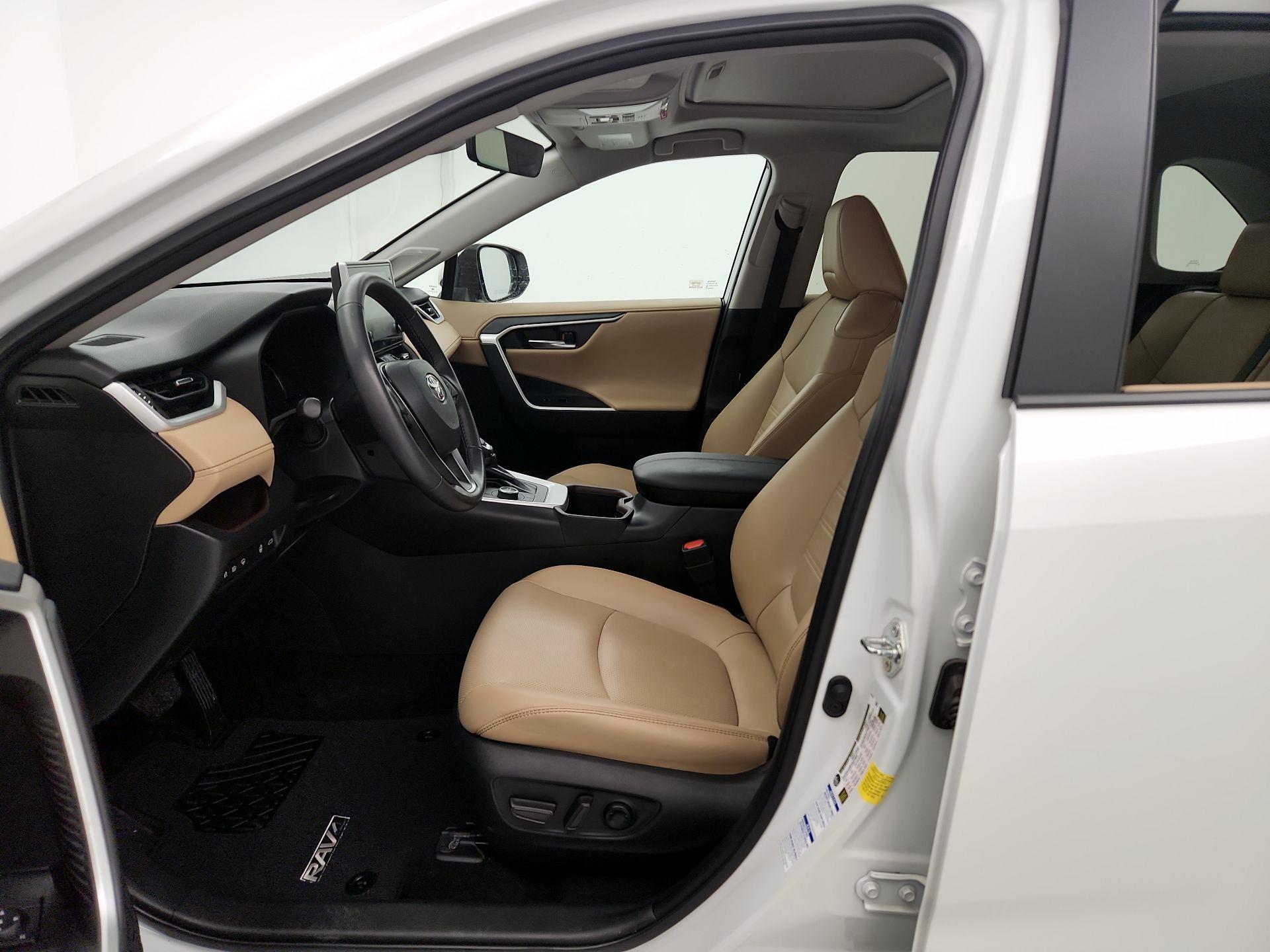 Thumbnail: 2022 Toyota RAV4 - 11