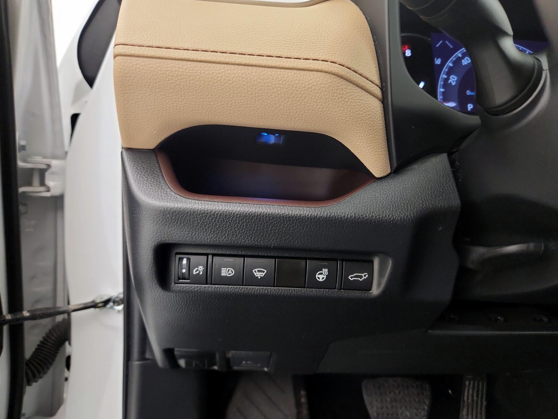 Thumbnail: 2022 Toyota RAV4 - 13