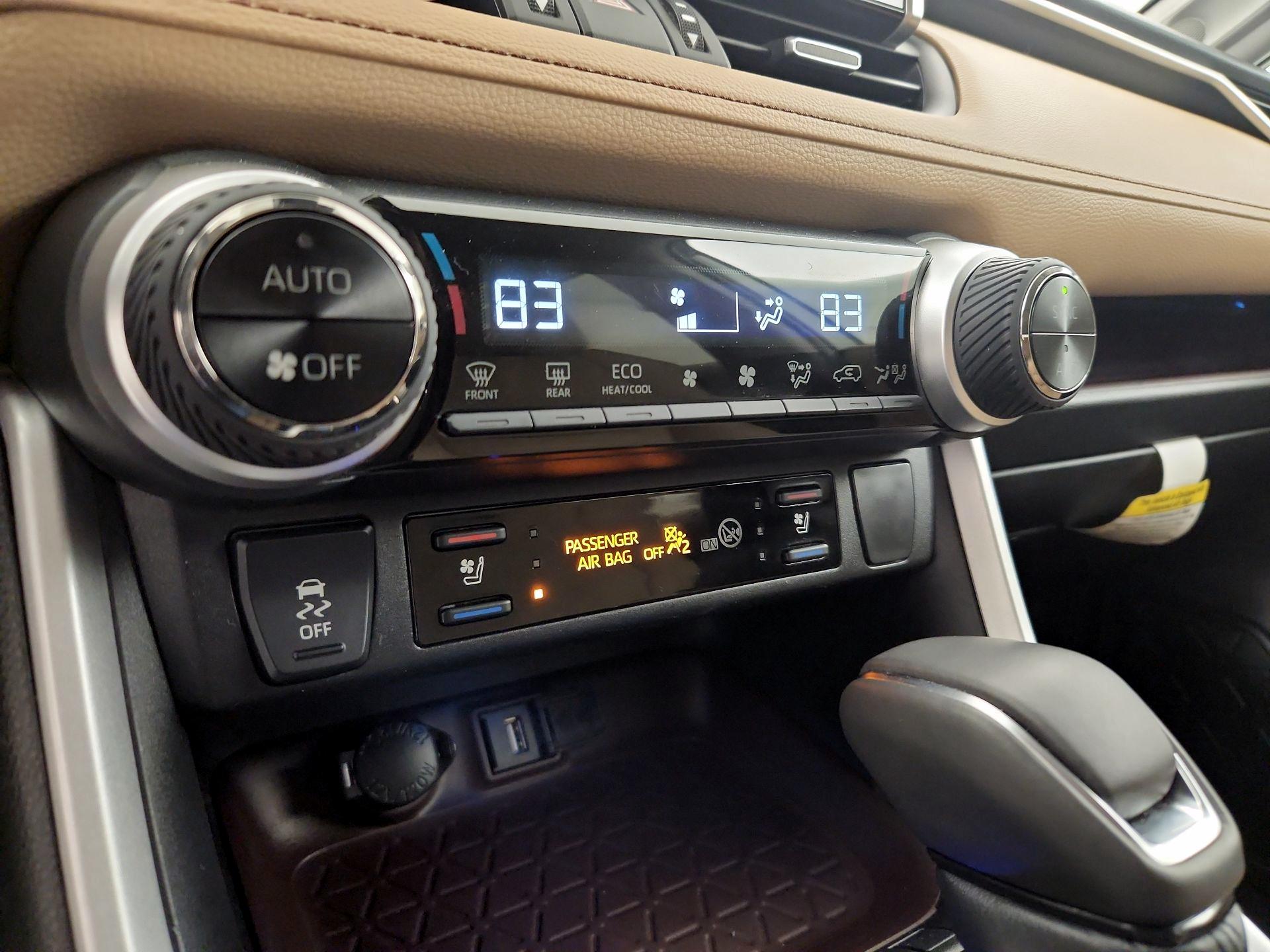 Thumbnail: 2022 Toyota RAV4 - 16