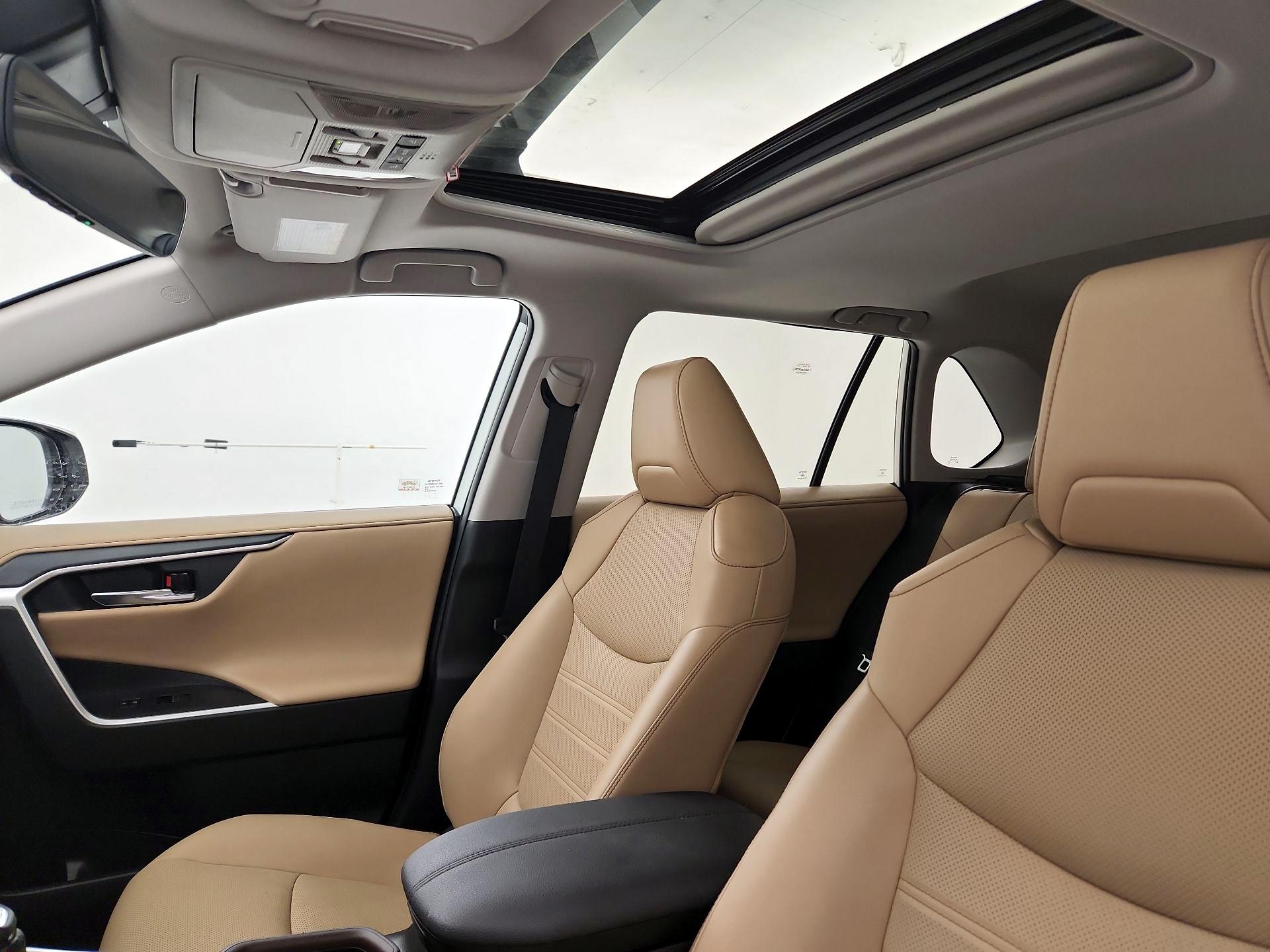 Thumbnail: 2022 Toyota RAV4 - 19