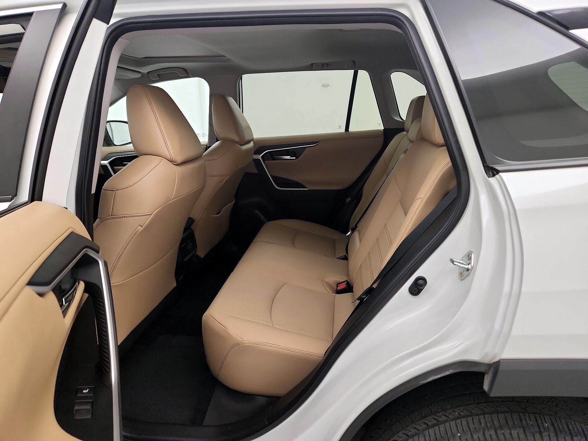 Thumbnail: 2022 Toyota RAV4 - 20