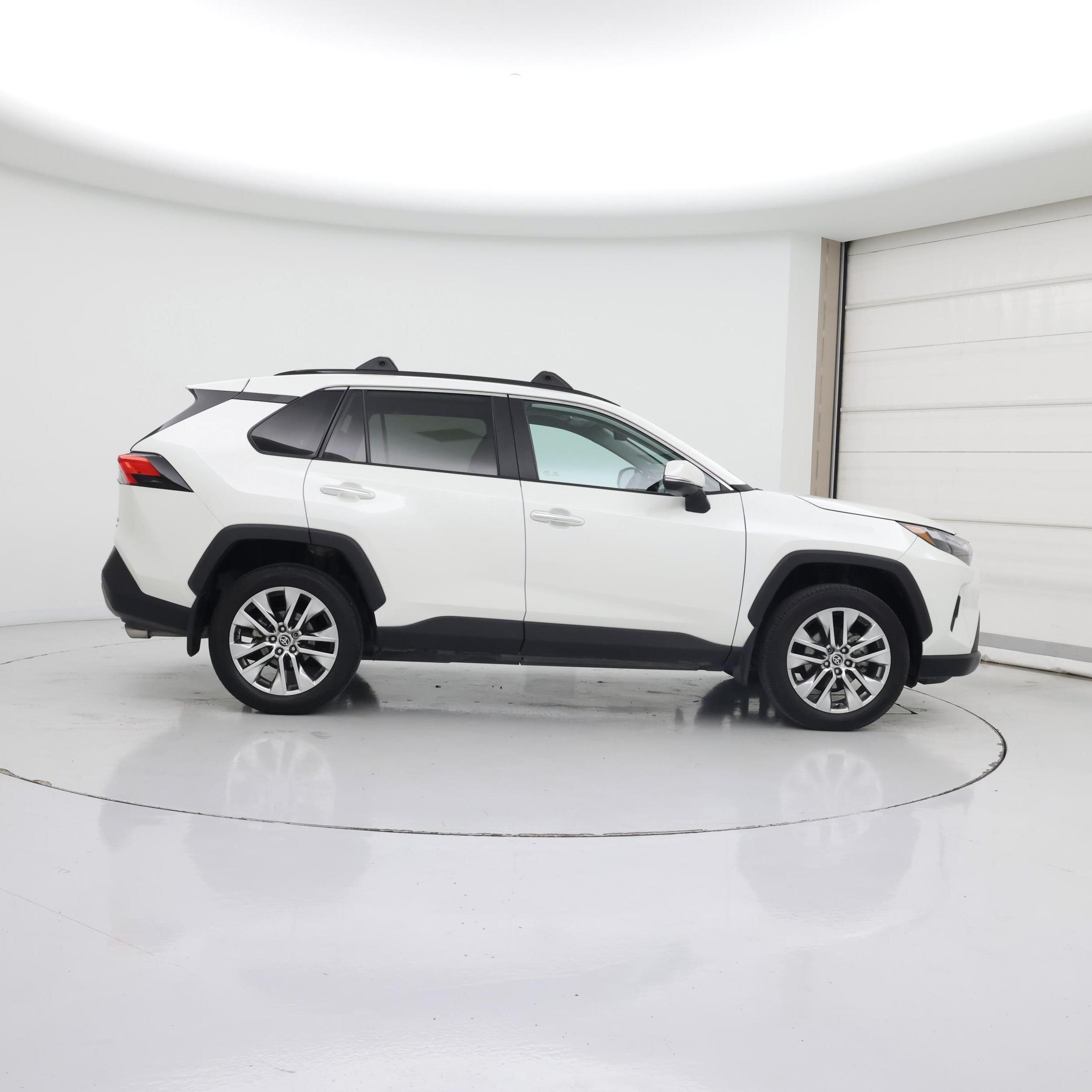 Thumbnail: 2022 Toyota RAV4 - 7