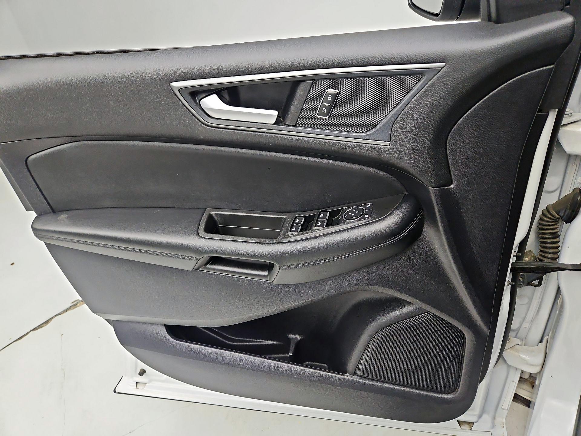 Thumbnail: 2020 Ford Edge - 12