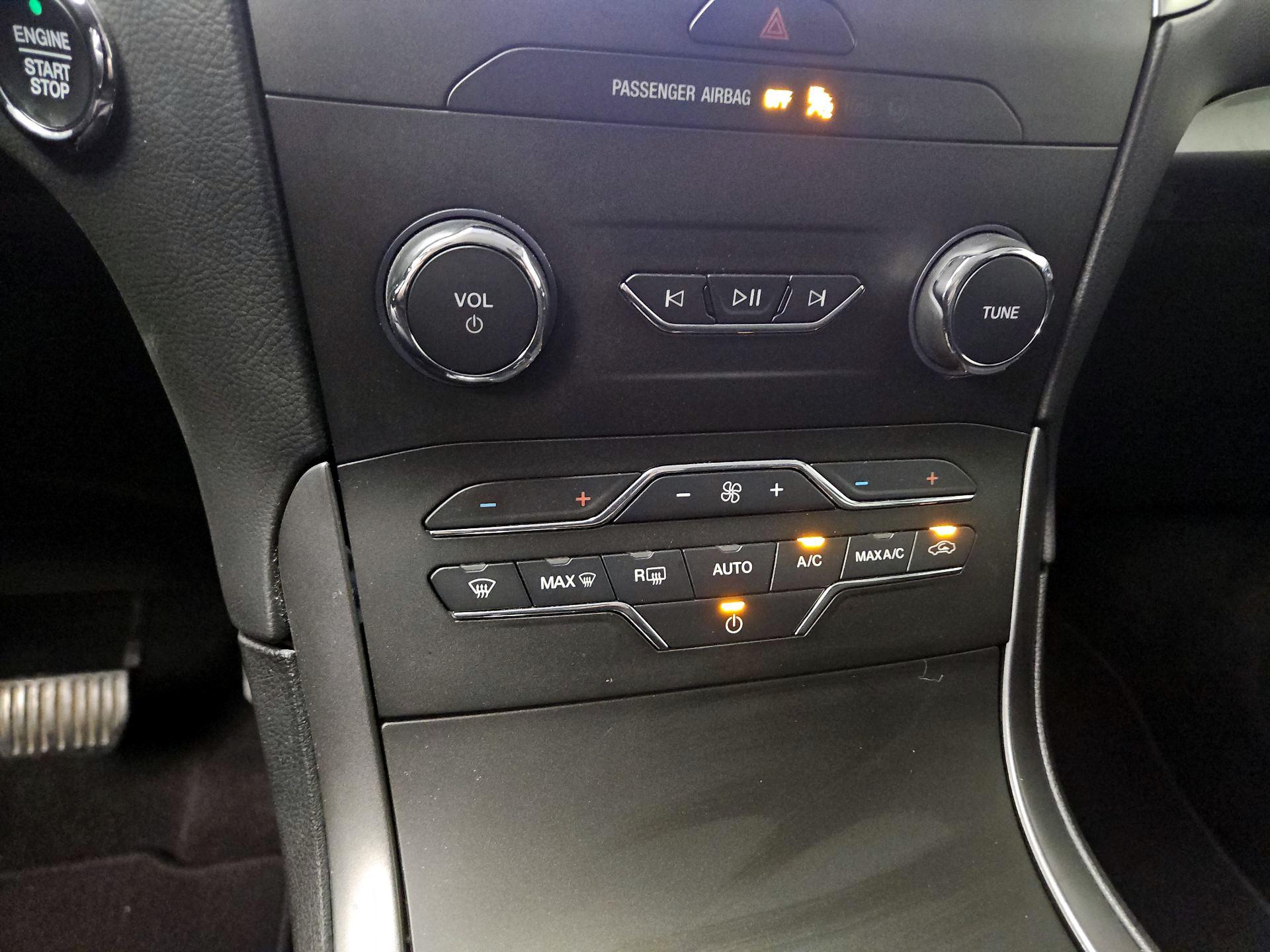 Thumbnail: 2020 Ford Edge - 16