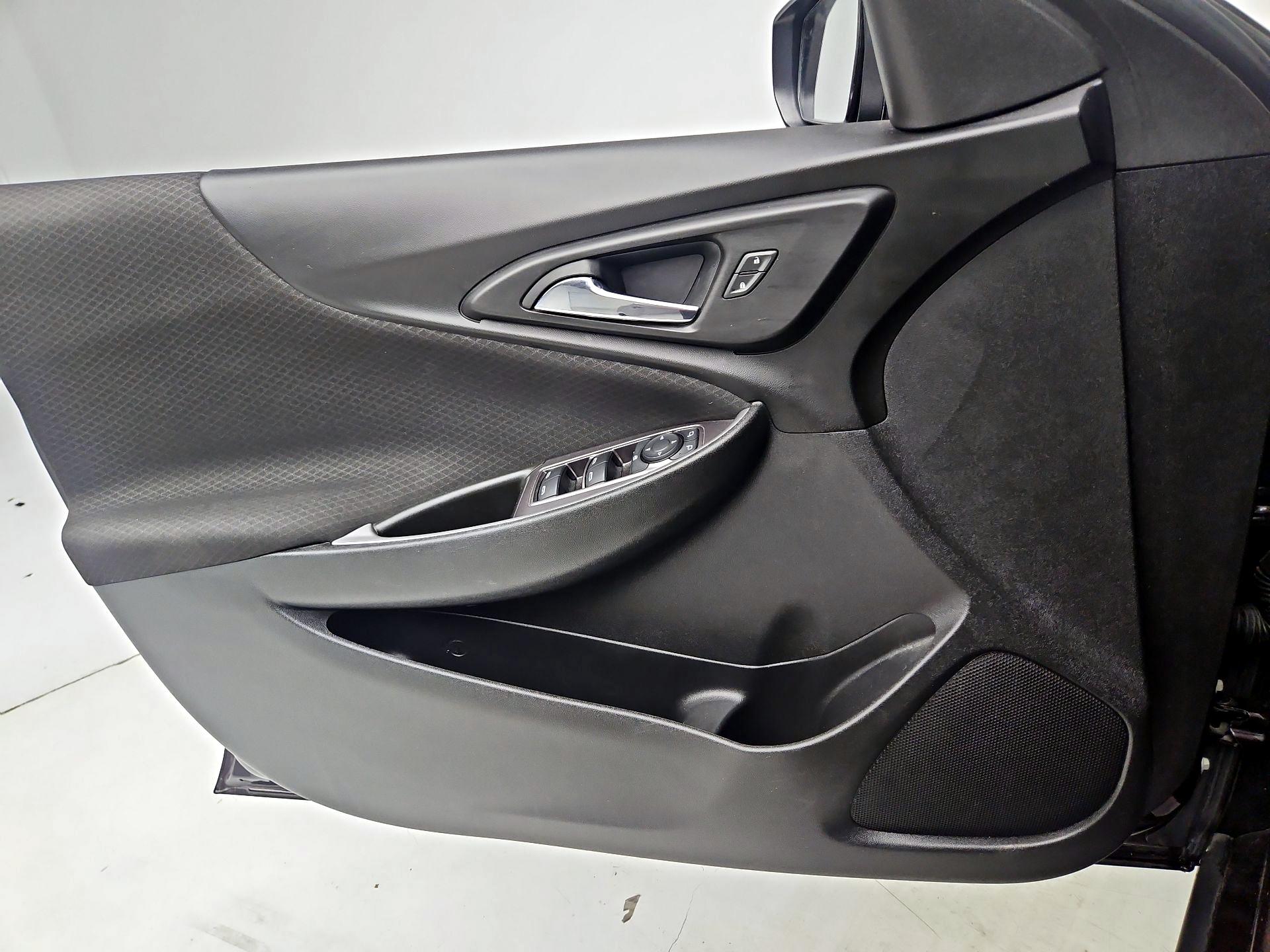 Thumbnail: 2021 Chevrolet Malibu - 12