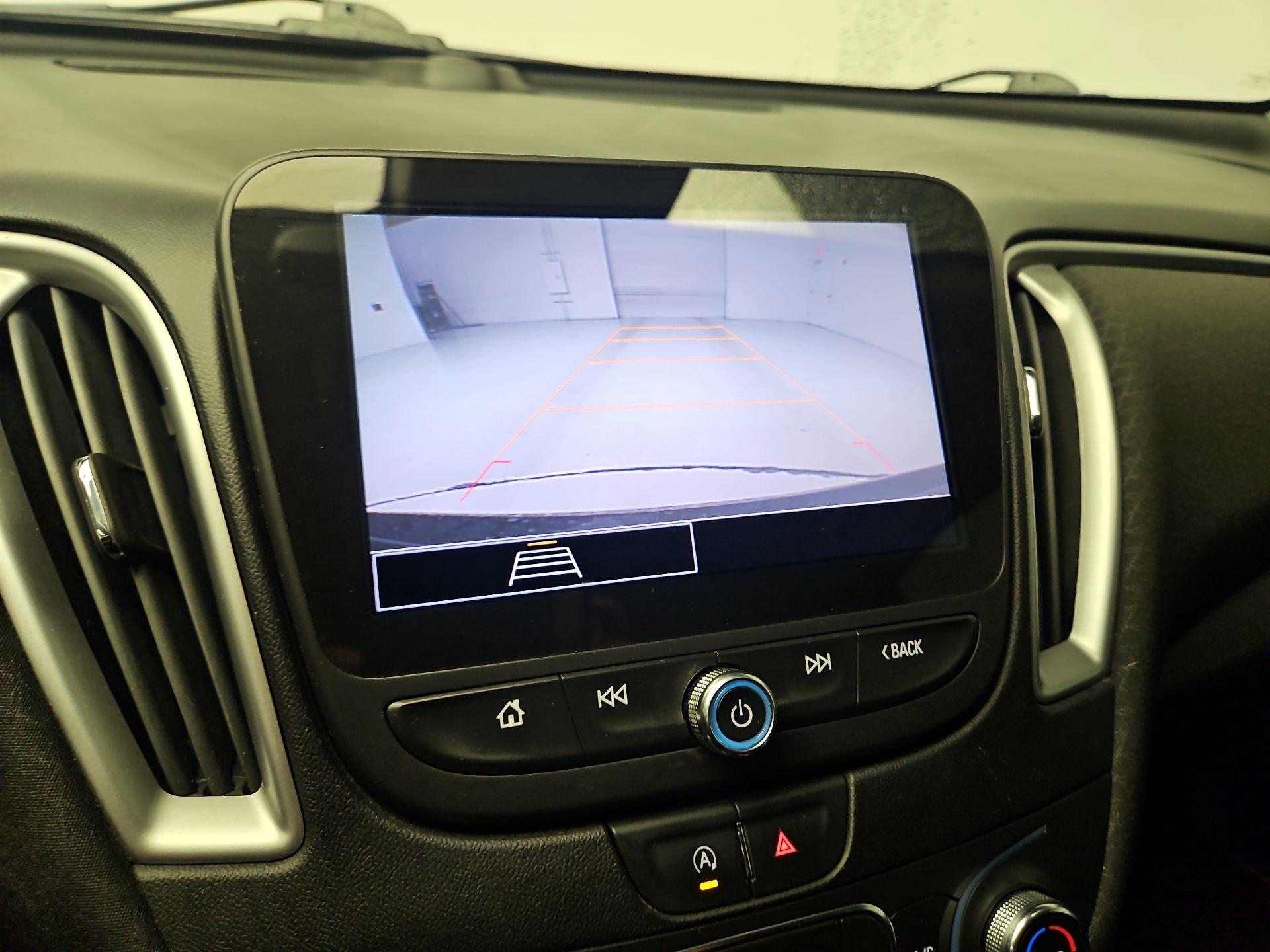 Thumbnail: 2021 Chevrolet Malibu - 14