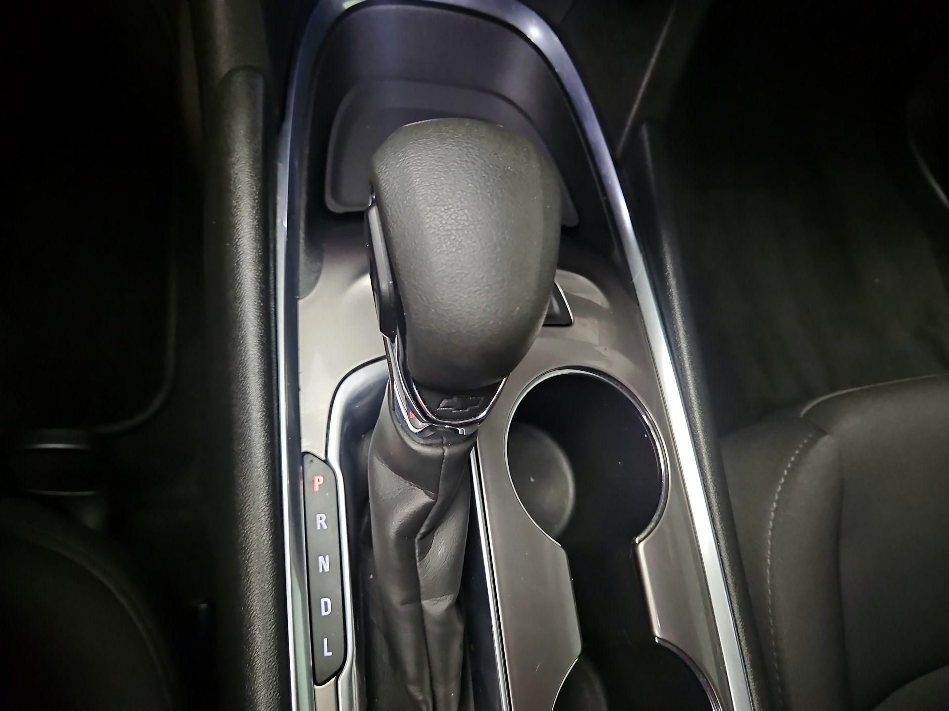 Thumbnail: 2021 Chevrolet Malibu - 17