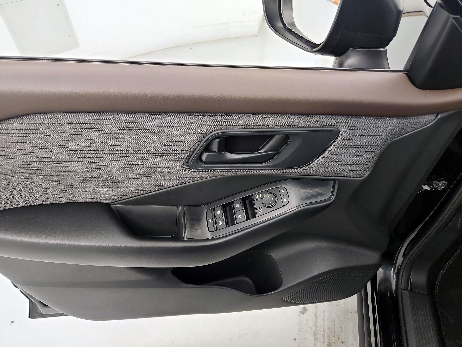 Thumbnail: 2023 Nissan Rogue - 12