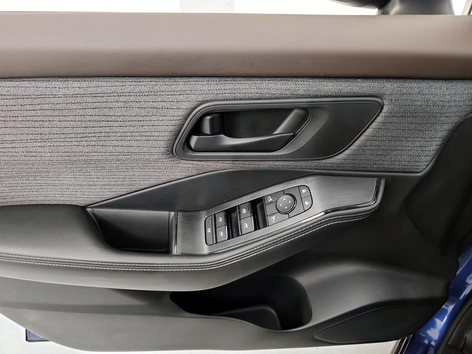 Thumbnail: 2021 Nissan Rogue - 12