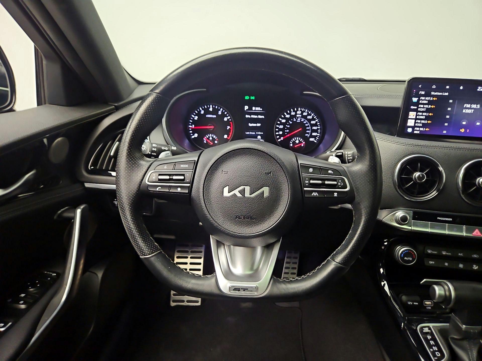 Thumbnail: 2023 Kia Stinger - 10