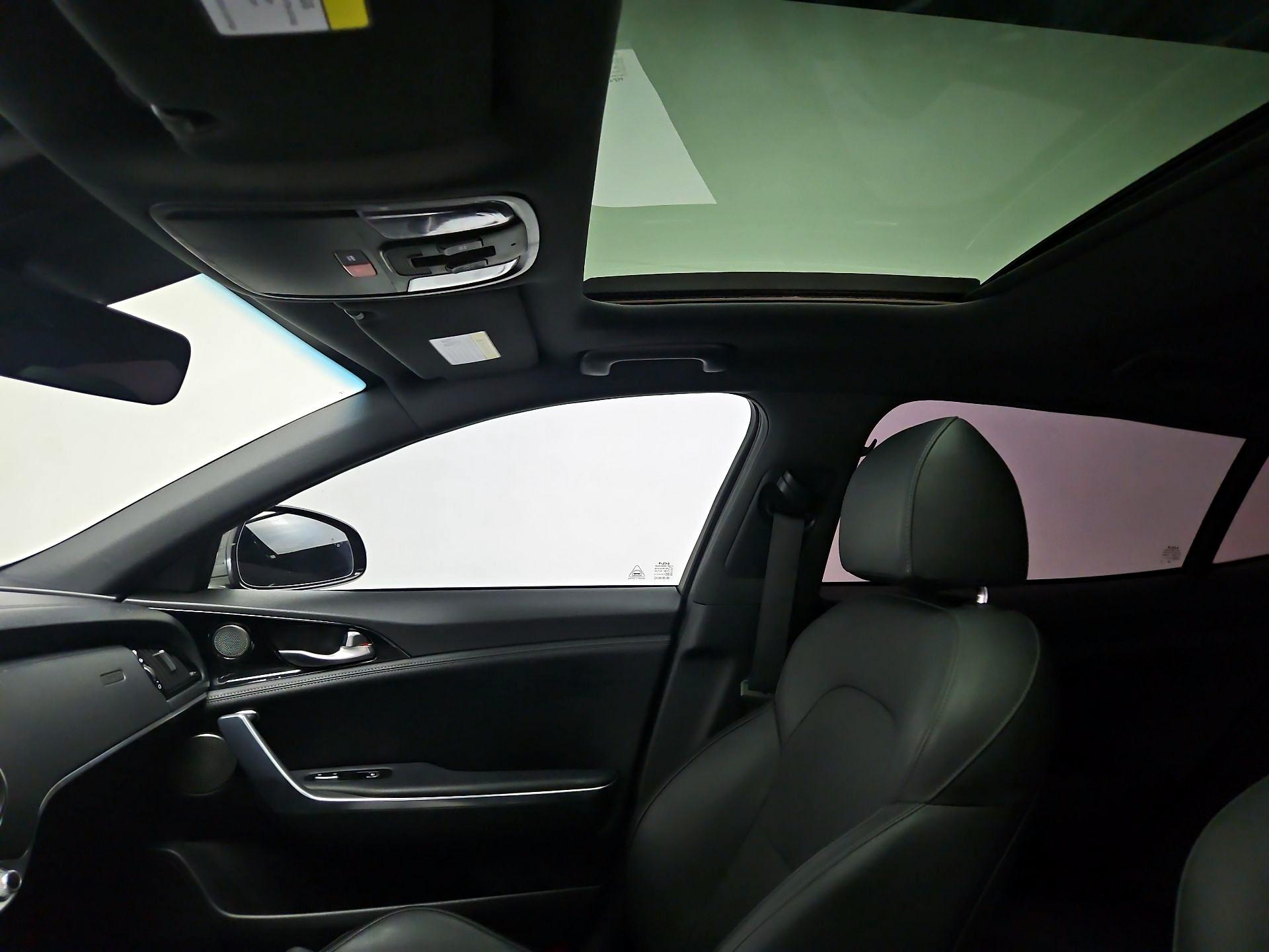 Thumbnail: 2023 Kia Stinger - 20