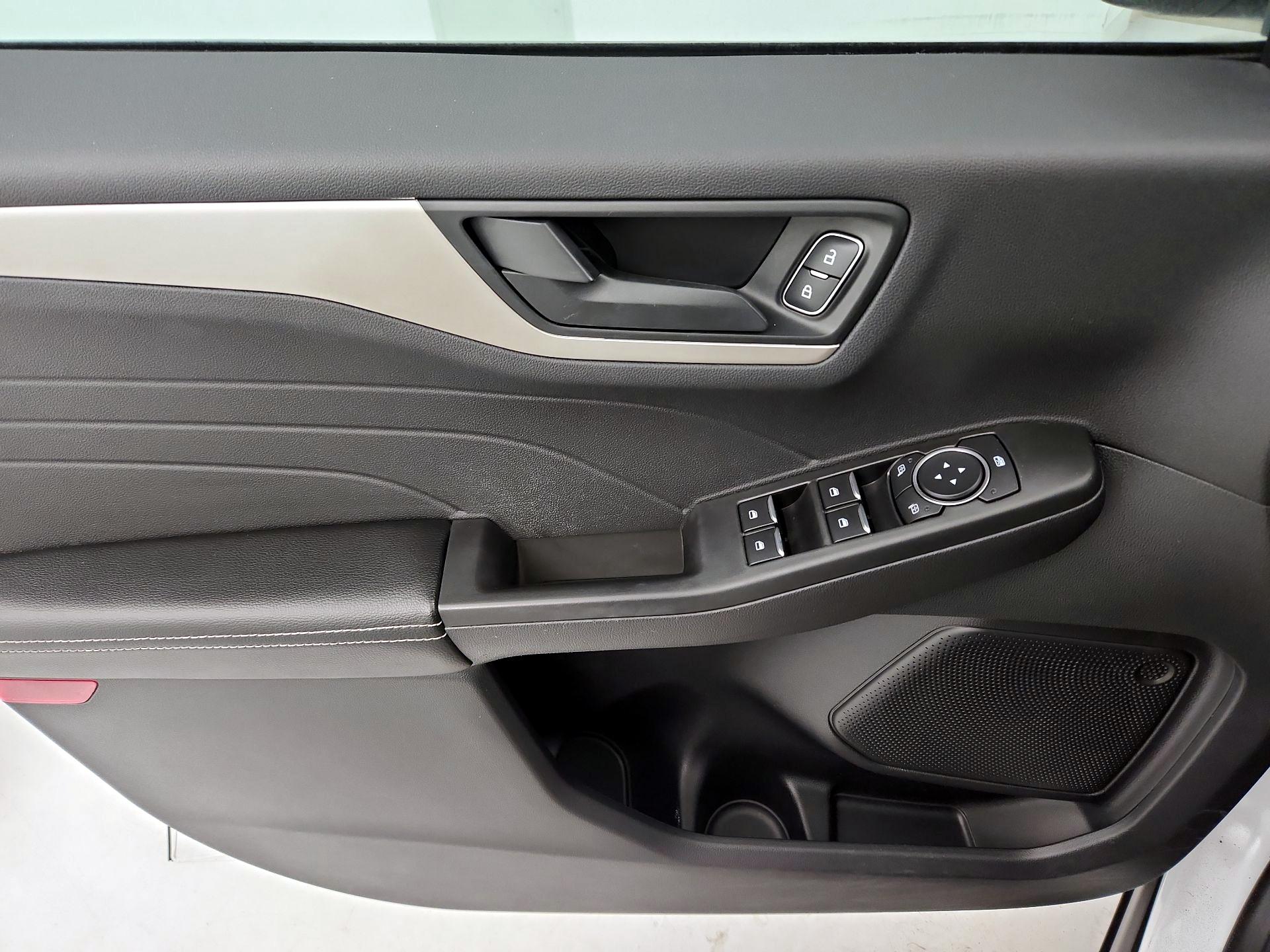 Thumbnail: 2022 Ford Escape - 12