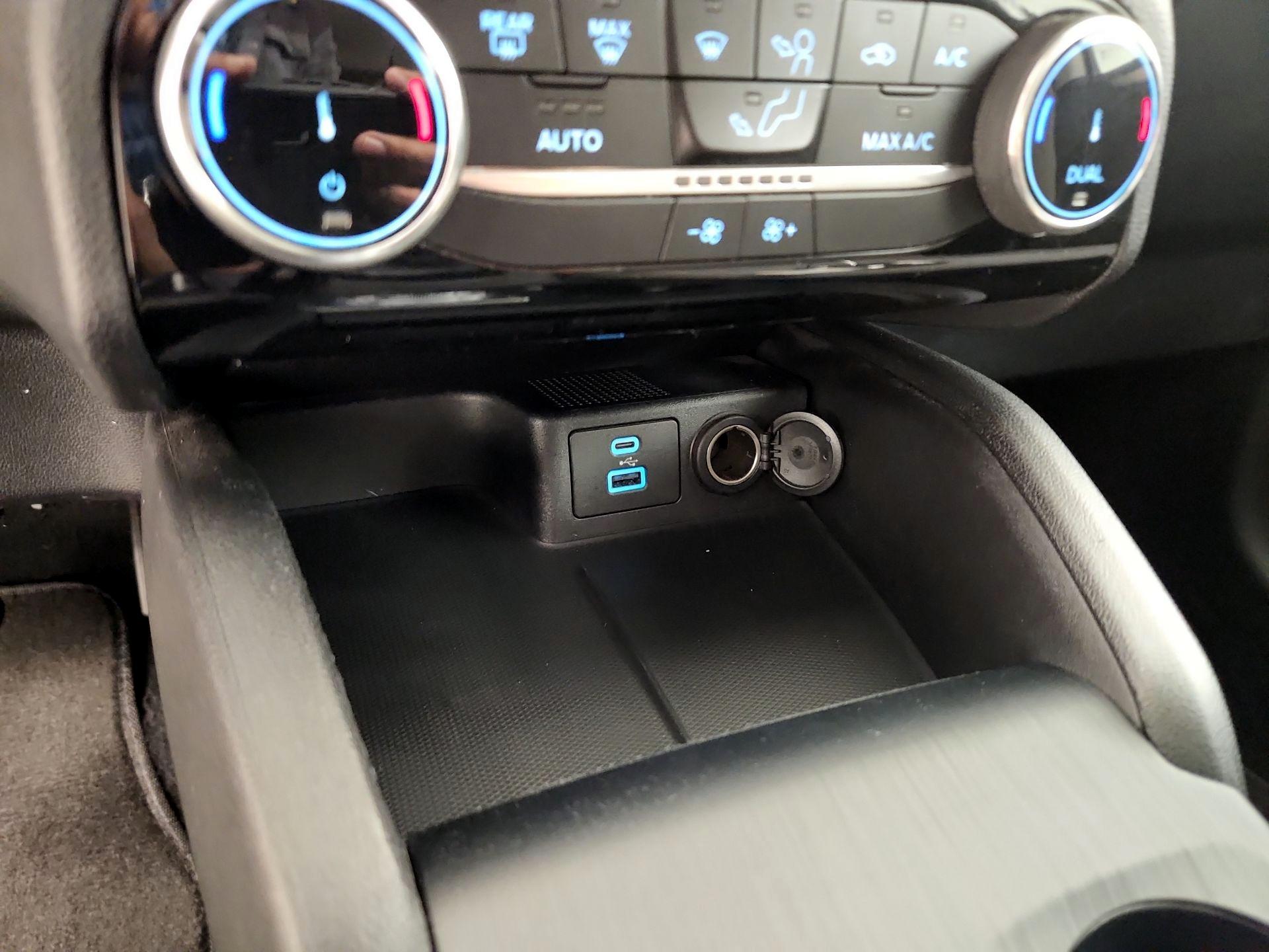 Thumbnail: 2022 Ford Escape - 18