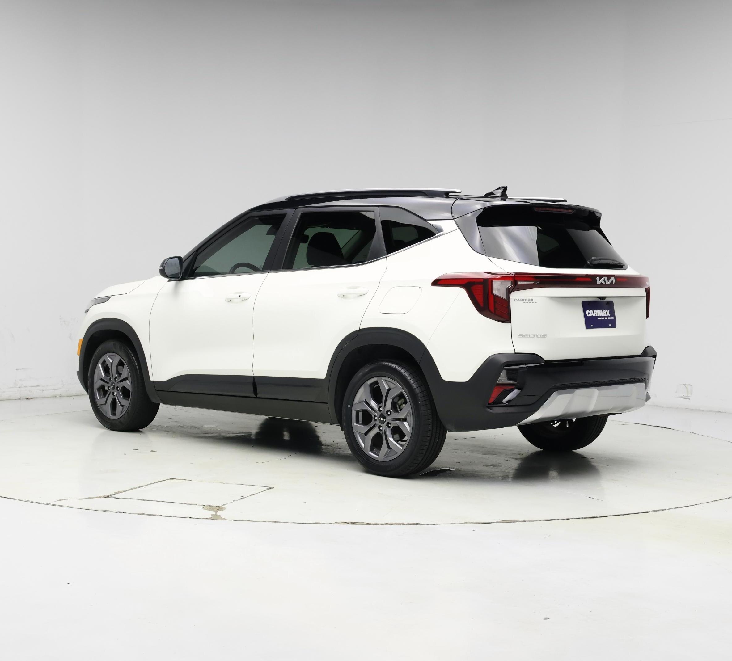 Thumbnail: 2024 Kia Seltos - 2