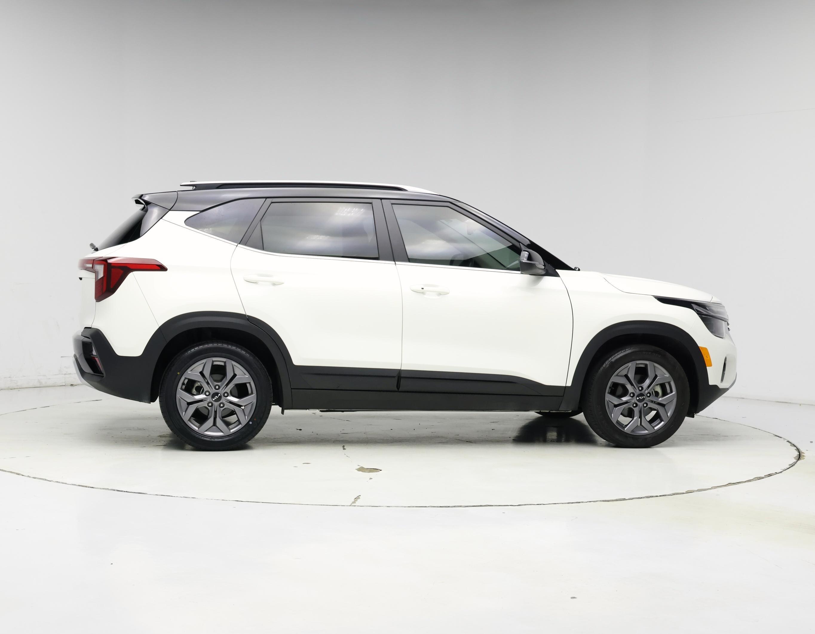 Thumbnail: 2024 Kia Seltos - 7