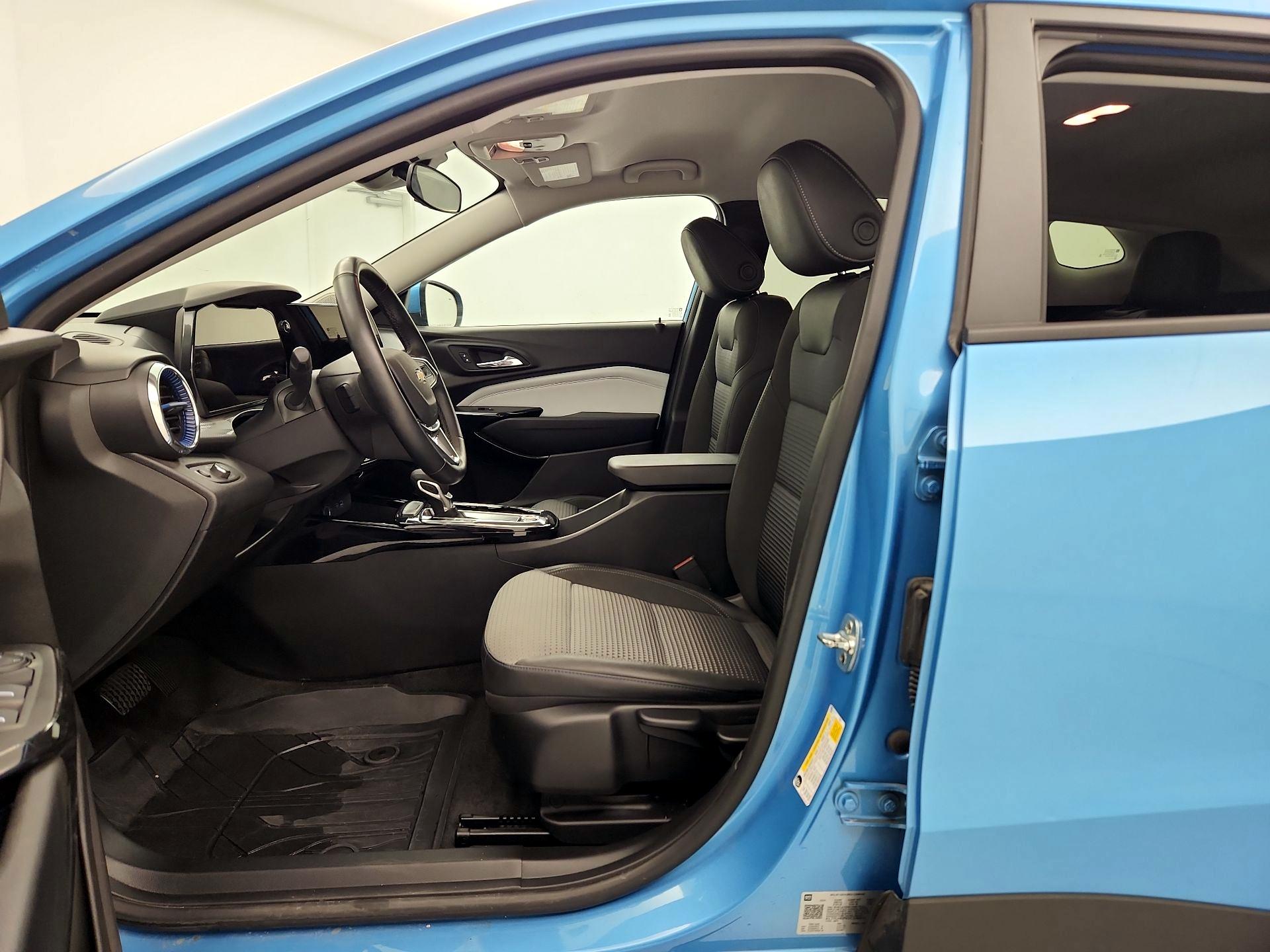 Thumbnail: 2025 Chevrolet Trax - 11