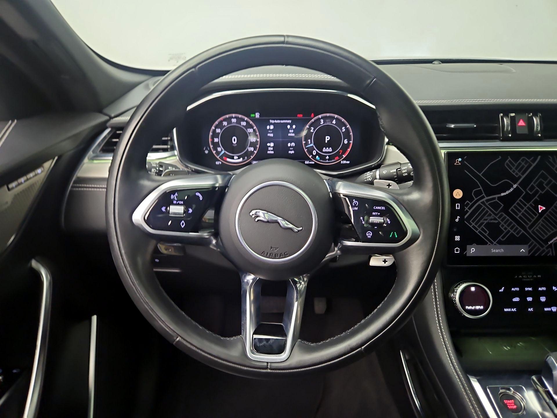 Thumbnail: 2024 Jaguar F-Pace - 10