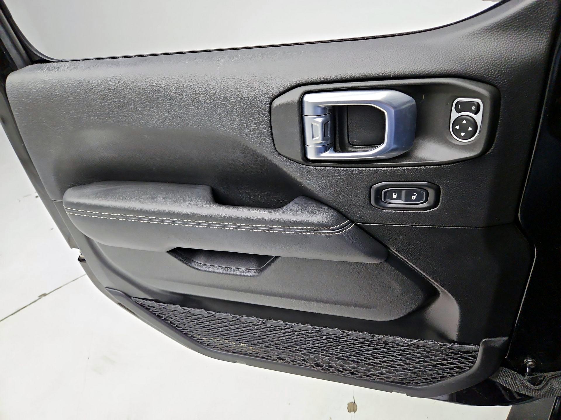 Thumbnail: 2021 Jeep Wrangler - 12