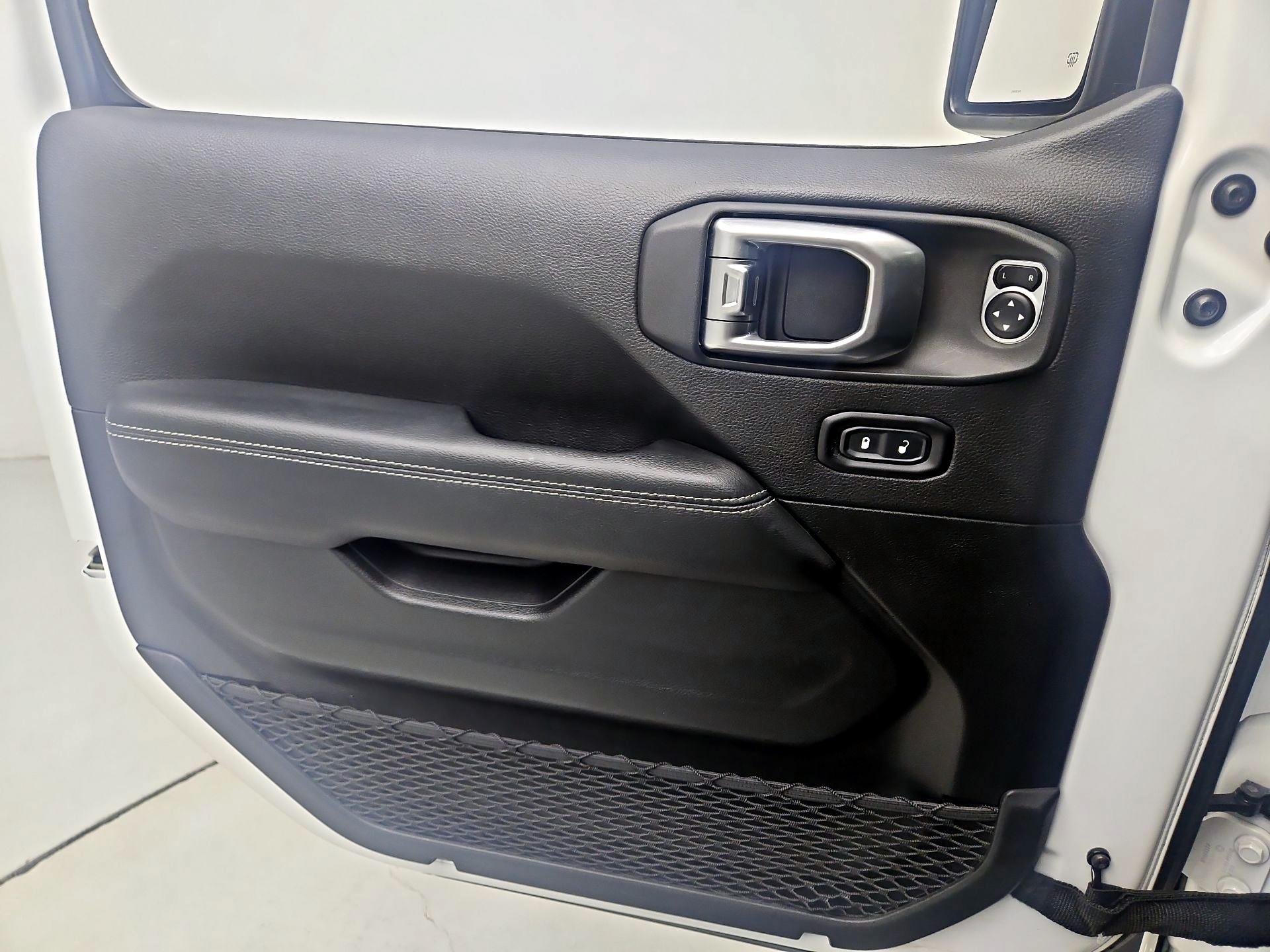 Thumbnail: 2020 Jeep Wrangler - 12