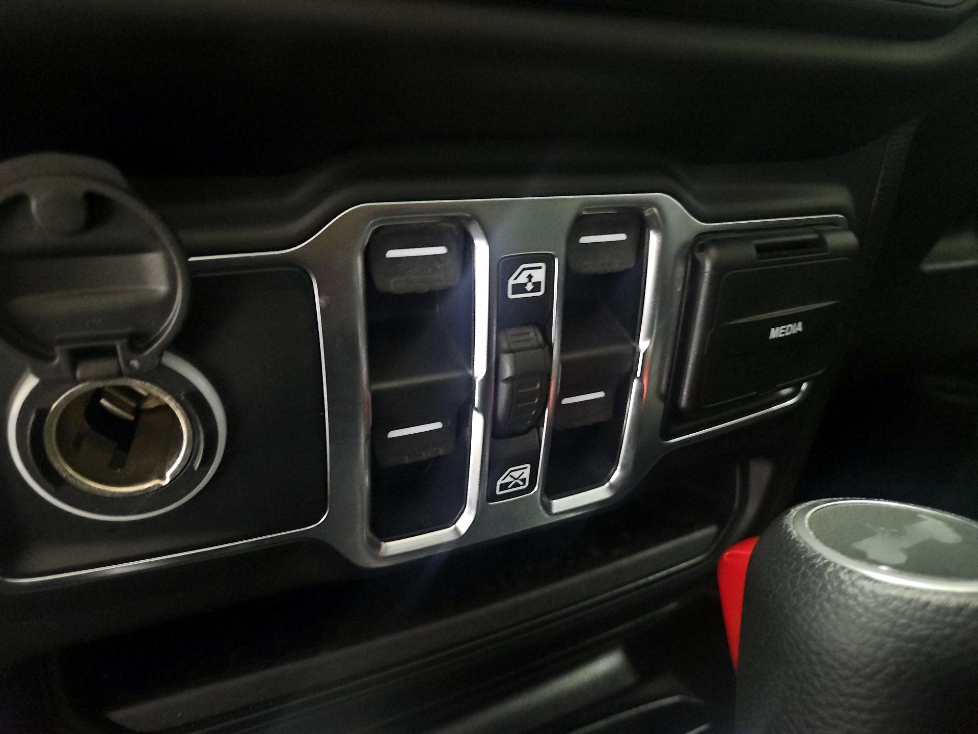 Thumbnail: 2020 Jeep Wrangler - 18