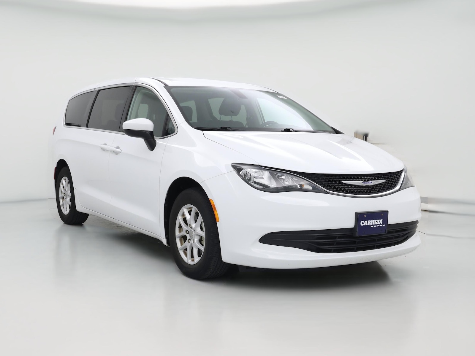 2020 Chrysler Voyager LX