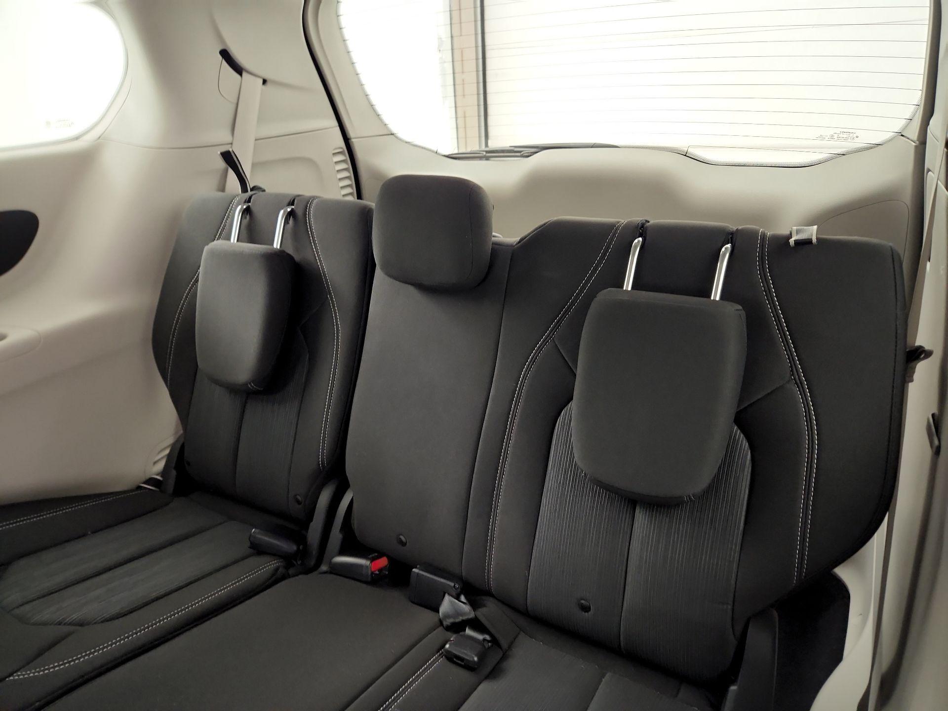 Thumbnail: 2020 Chrysler Voyager - 20