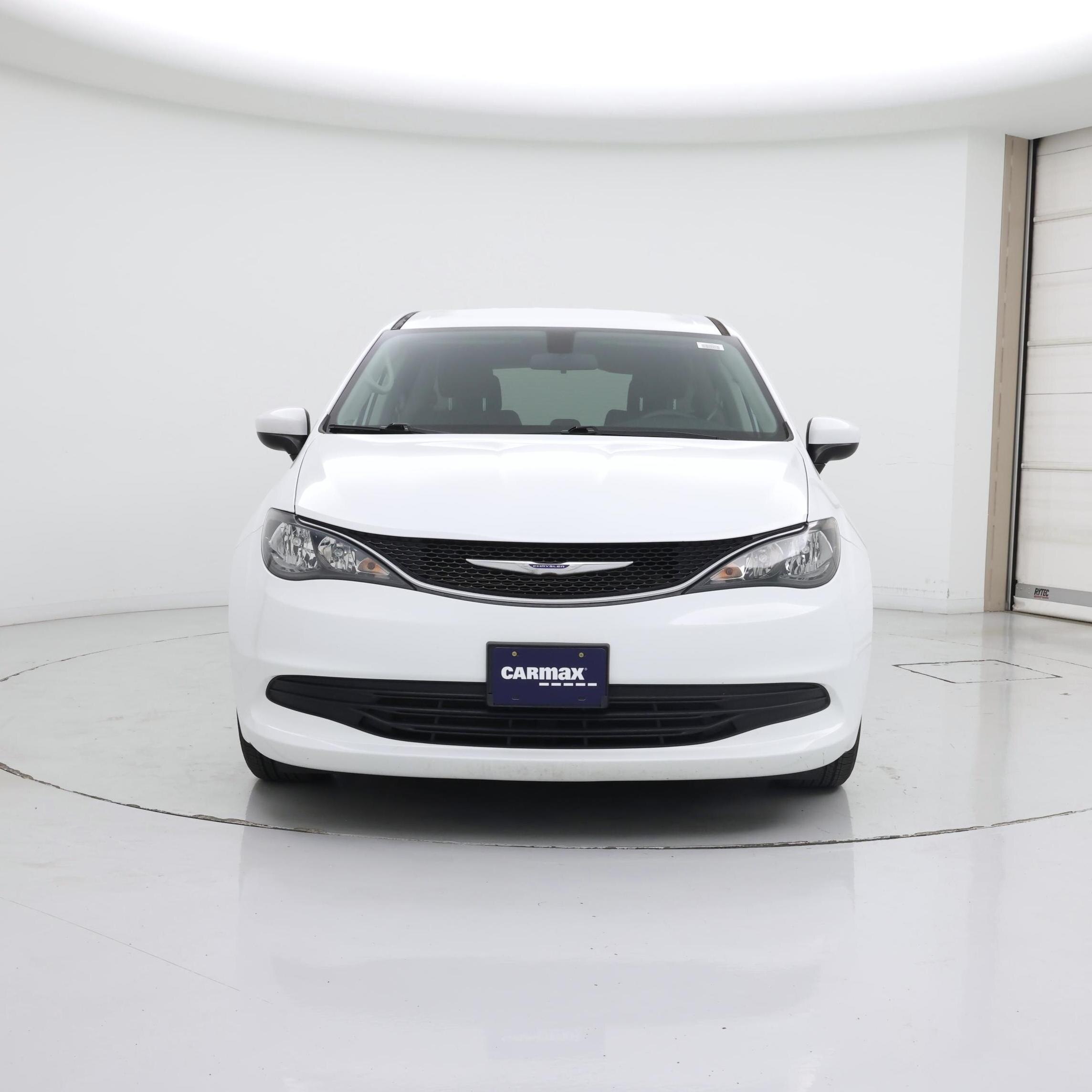 Thumbnail: 2020 Chrysler Voyager - 5