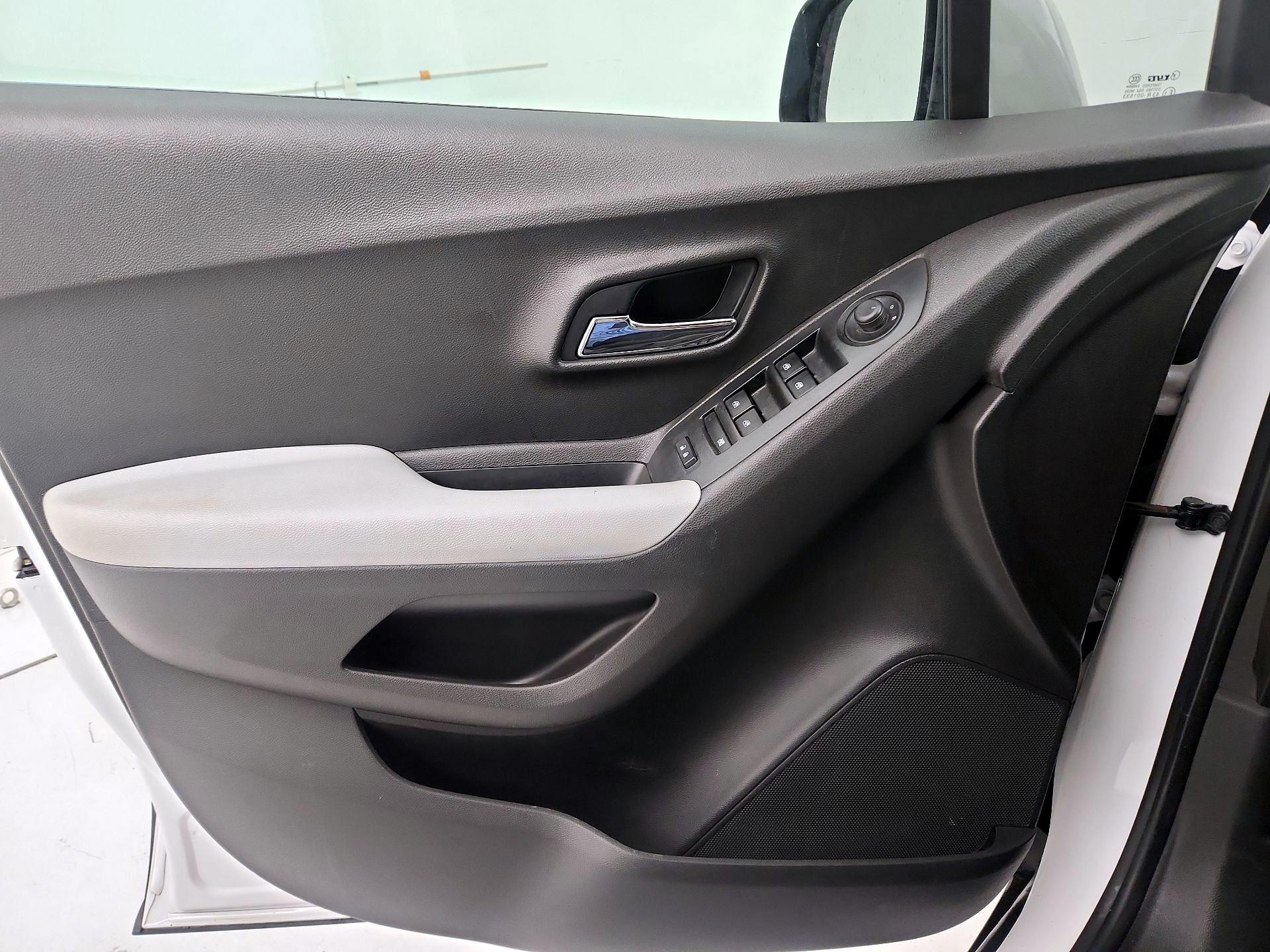 Thumbnail: 2020 Chevrolet Trax - 12