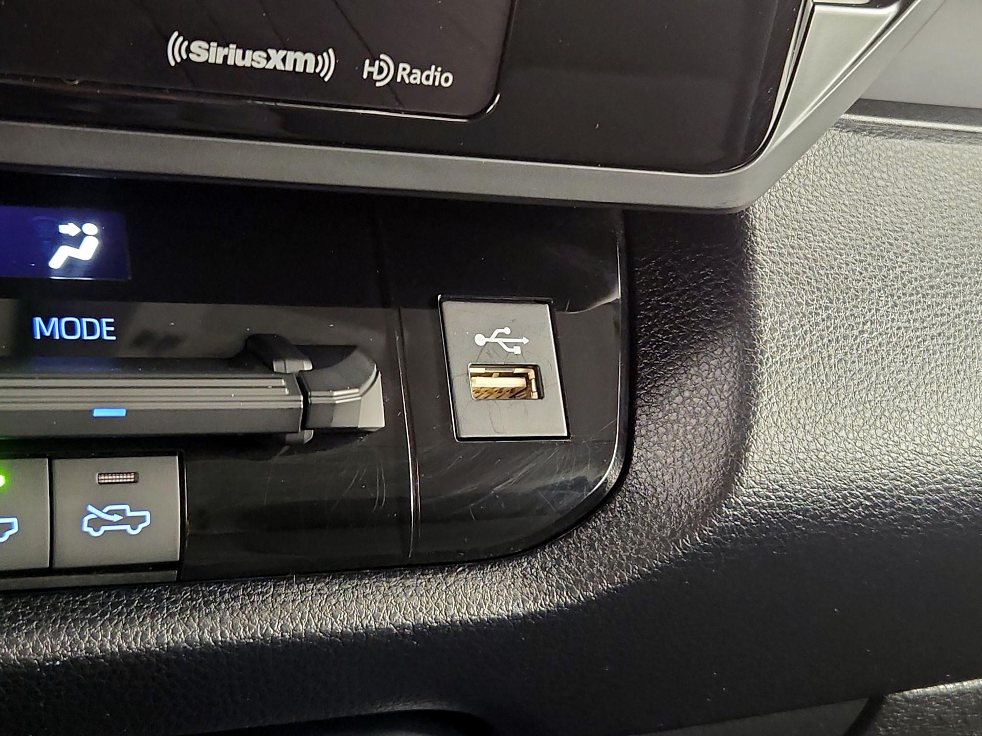 Thumbnail: 2023 Toyota Tundra - 18