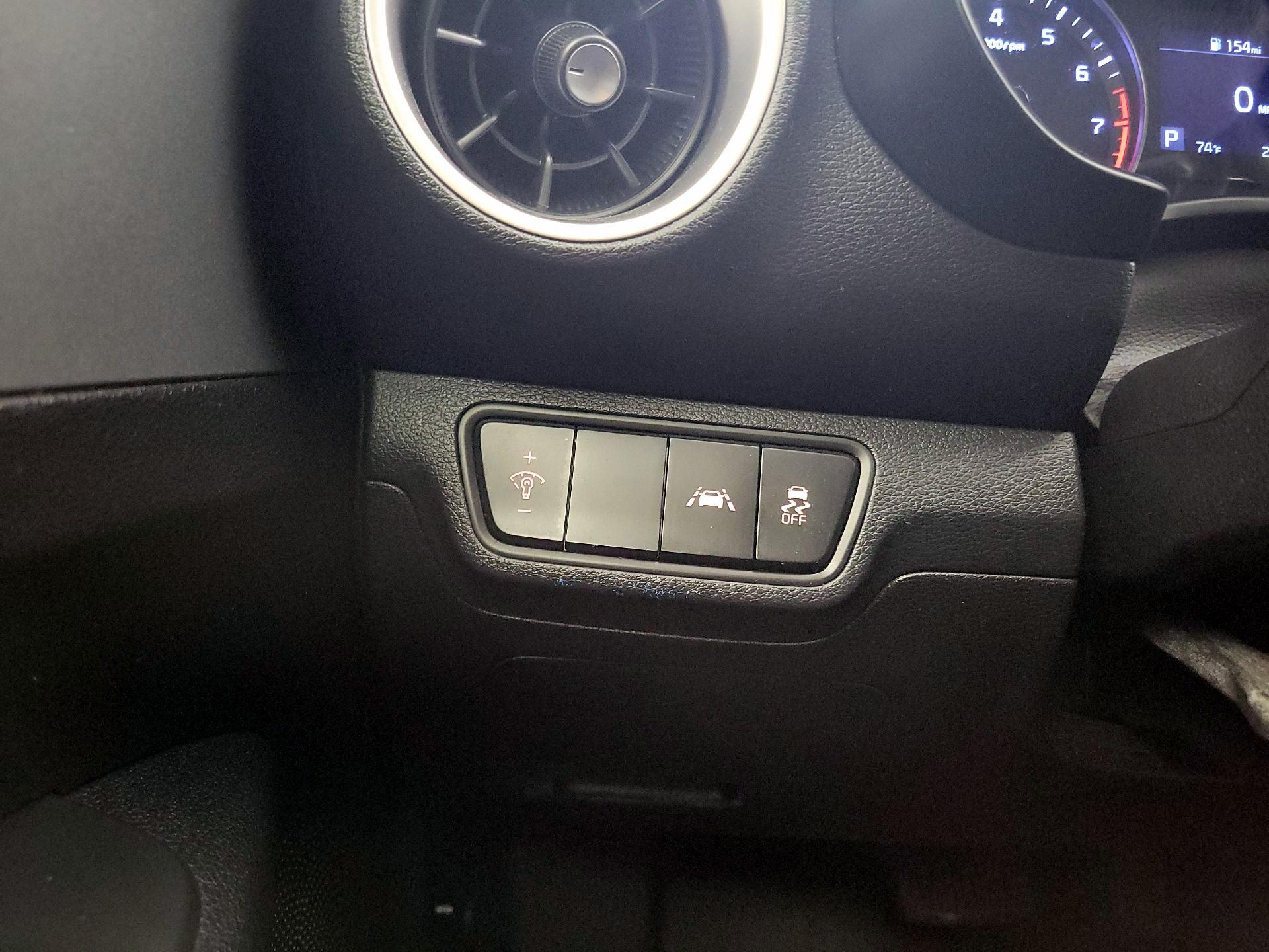 Thumbnail: 2020 Kia Forte - 13