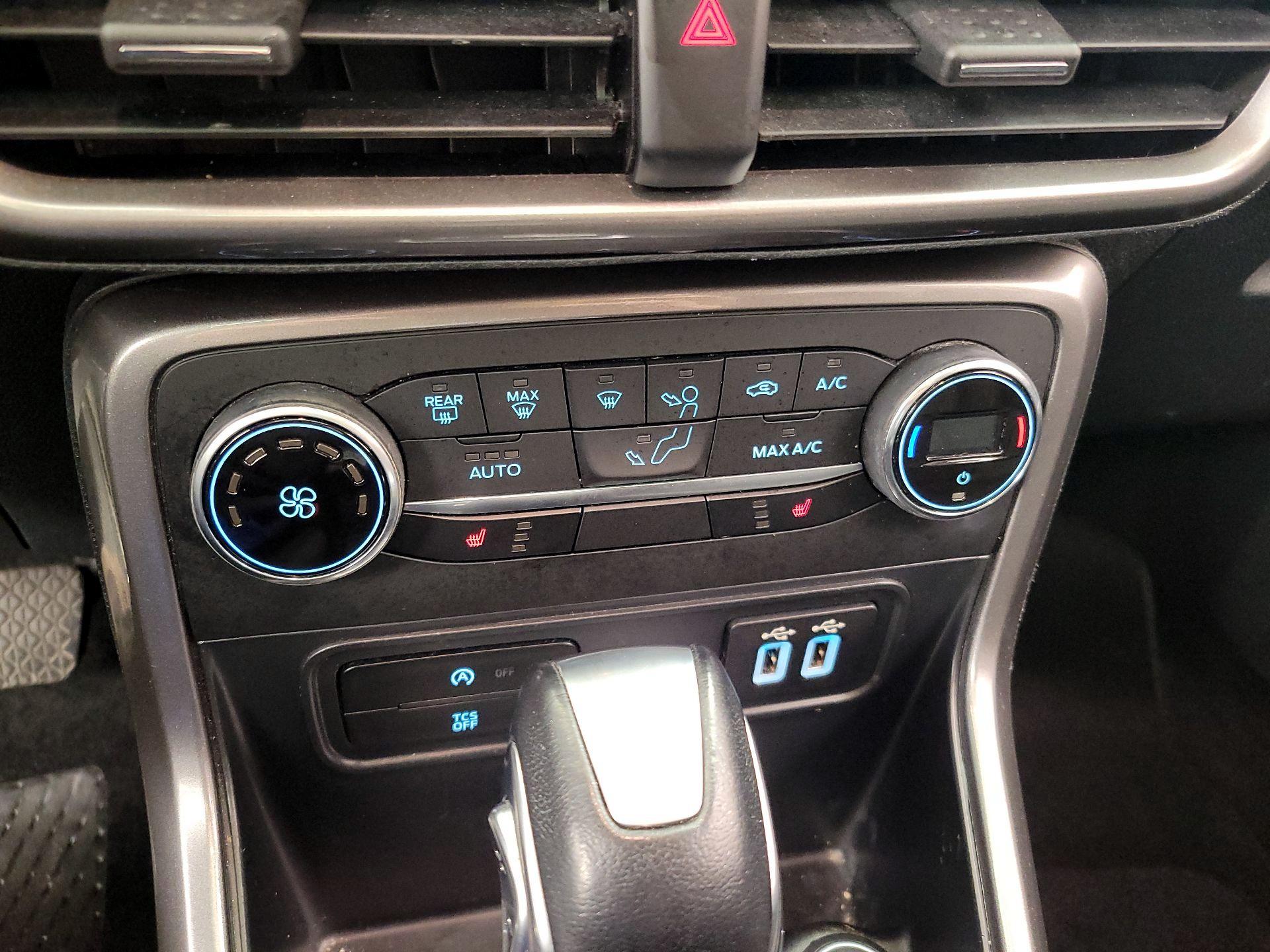 Thumbnail: 2021 Ford EcoSport - 16