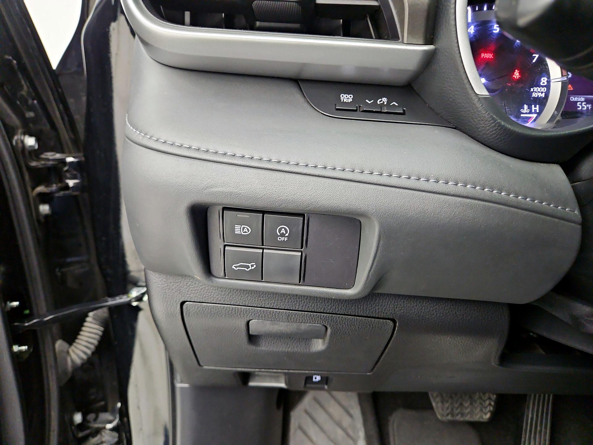 Thumbnail: 2023 Toyota Highlander - 13