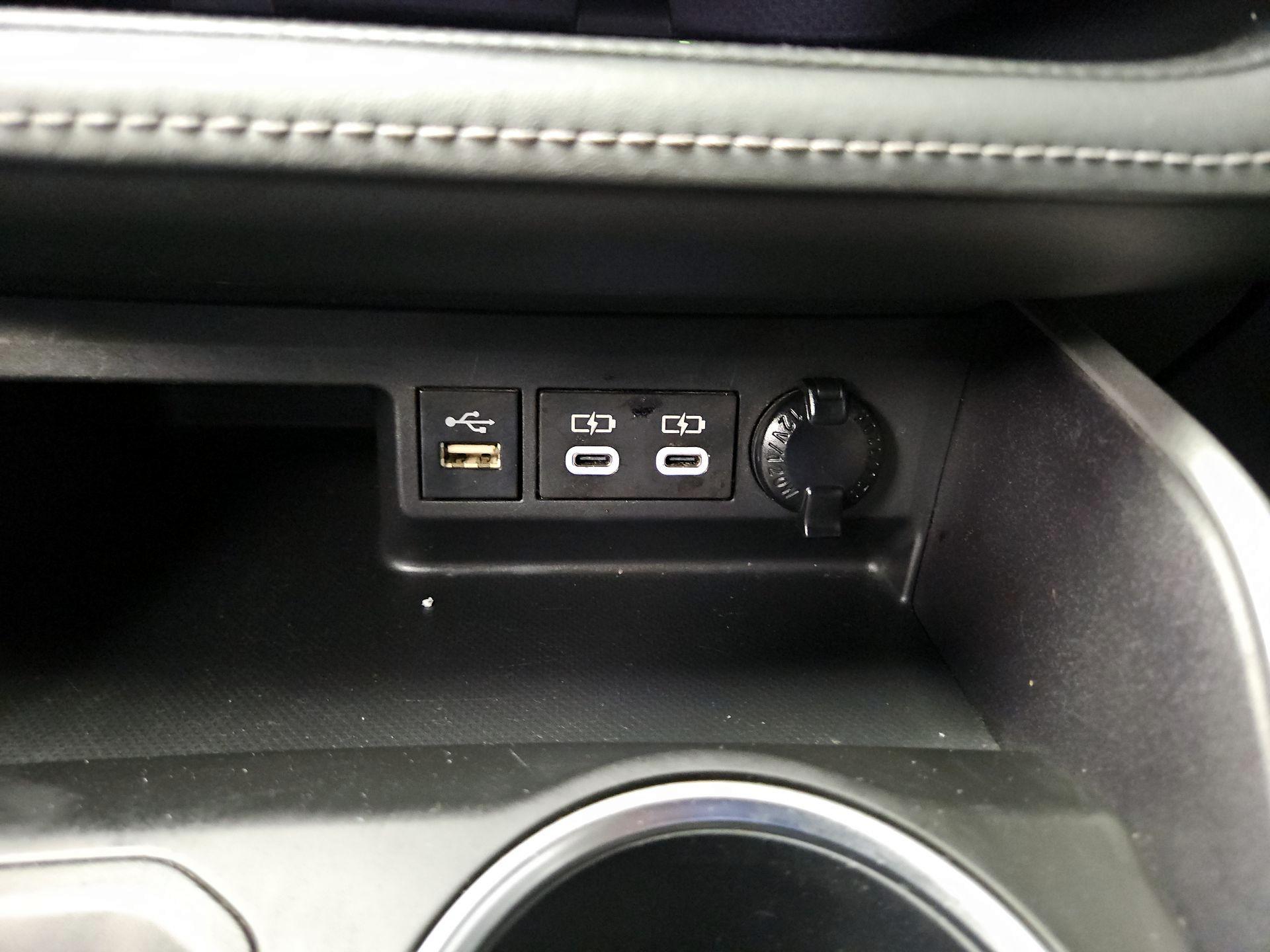 Thumbnail: 2023 Toyota Highlander - 18