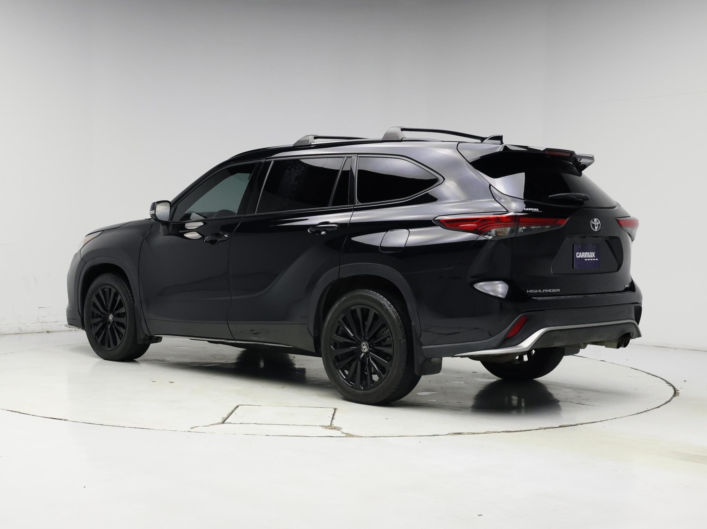 Thumbnail: 2023 Toyota Highlander - 2