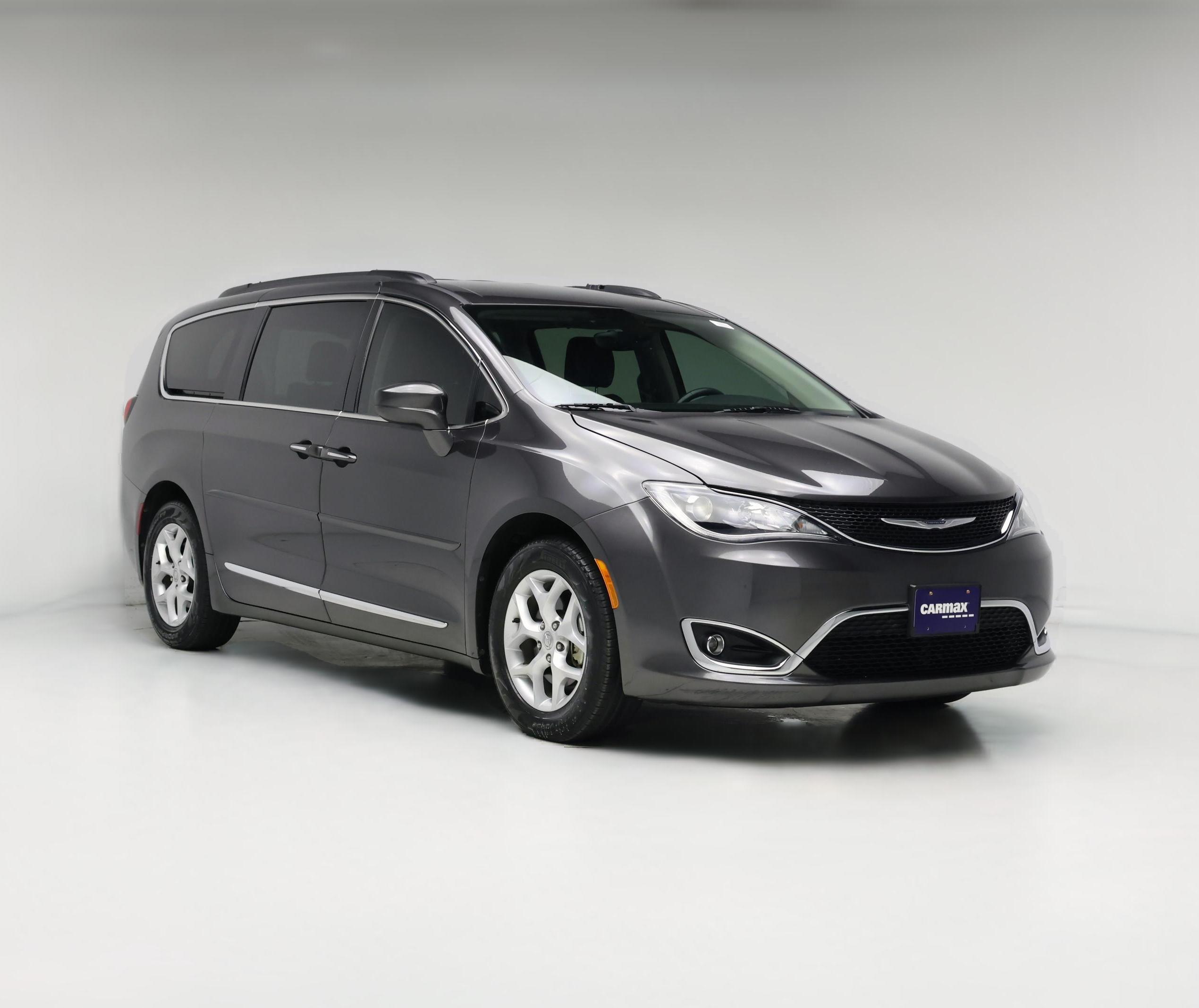 Thumbnail: 2017 Chrysler Pacifica - 1
