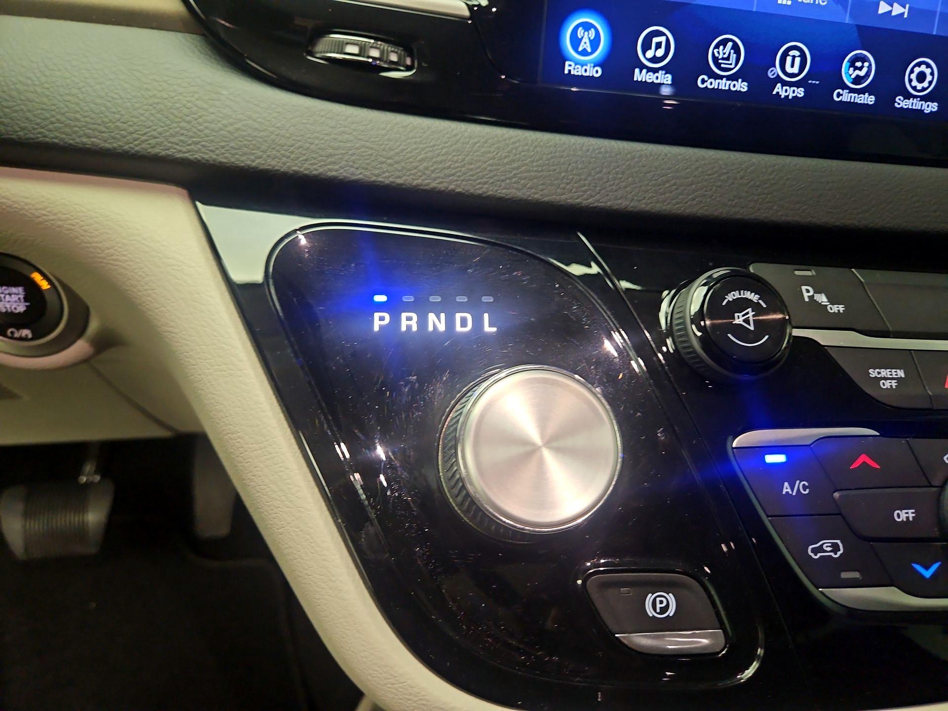 Thumbnail: 2017 Chrysler Pacifica - 17