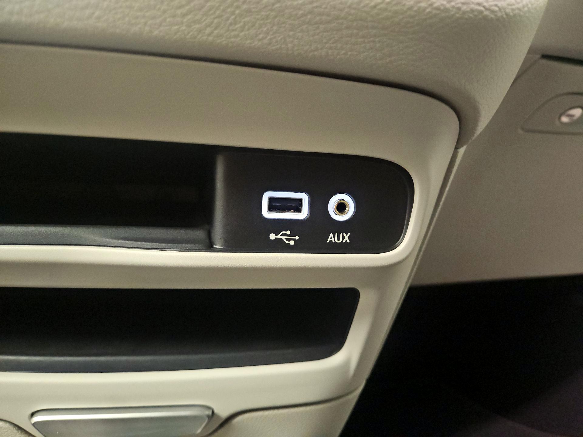 Thumbnail: 2017 Chrysler Pacifica - 18