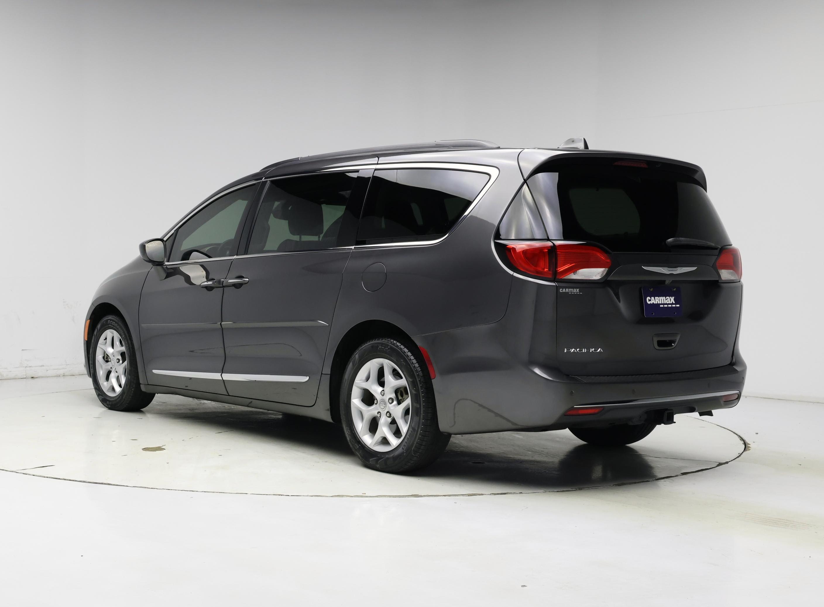 Thumbnail: 2017 Chrysler Pacifica - 2