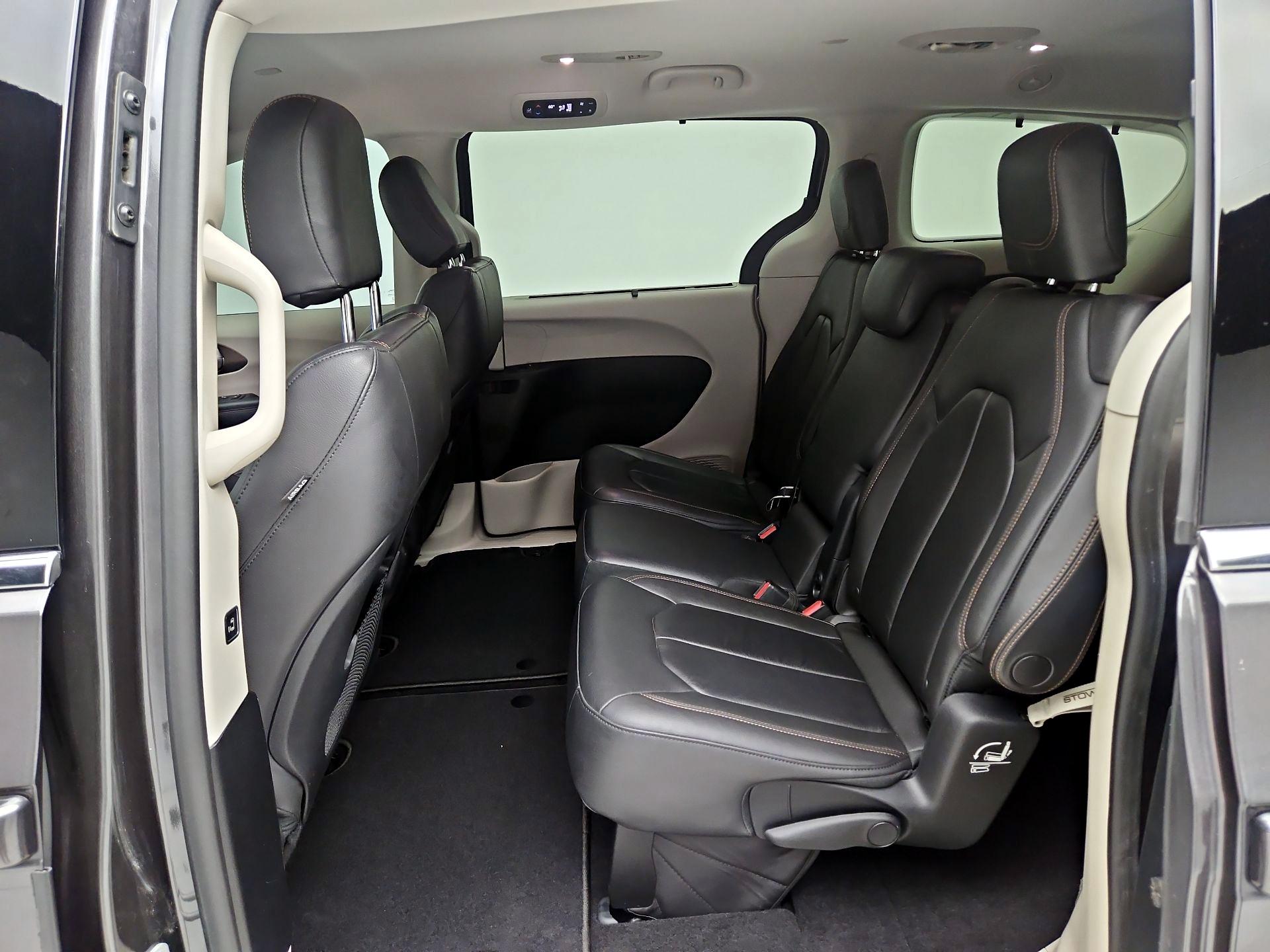 Thumbnail: 2017 Chrysler Pacifica - 19