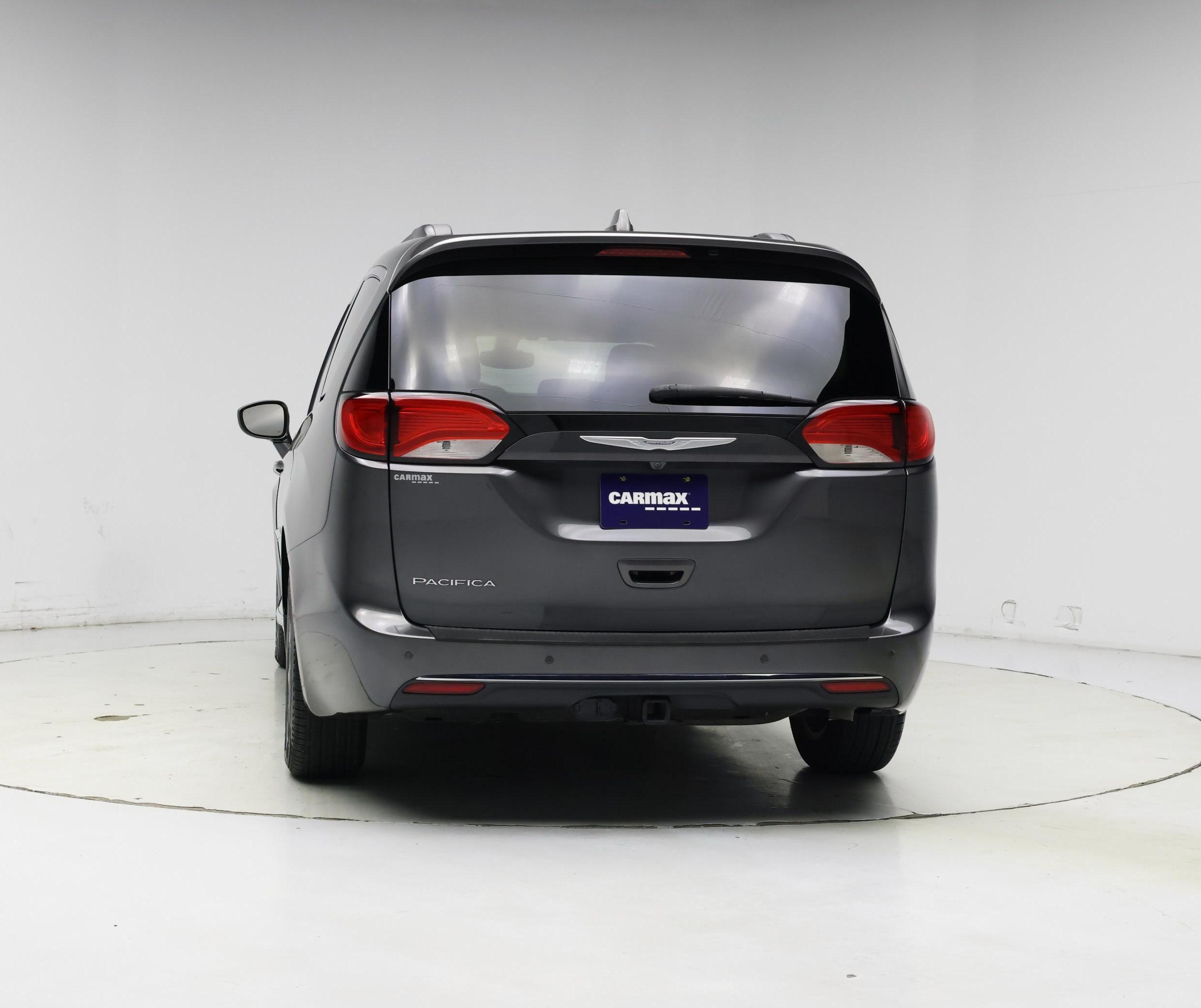 Thumbnail: 2017 Chrysler Pacifica - 6