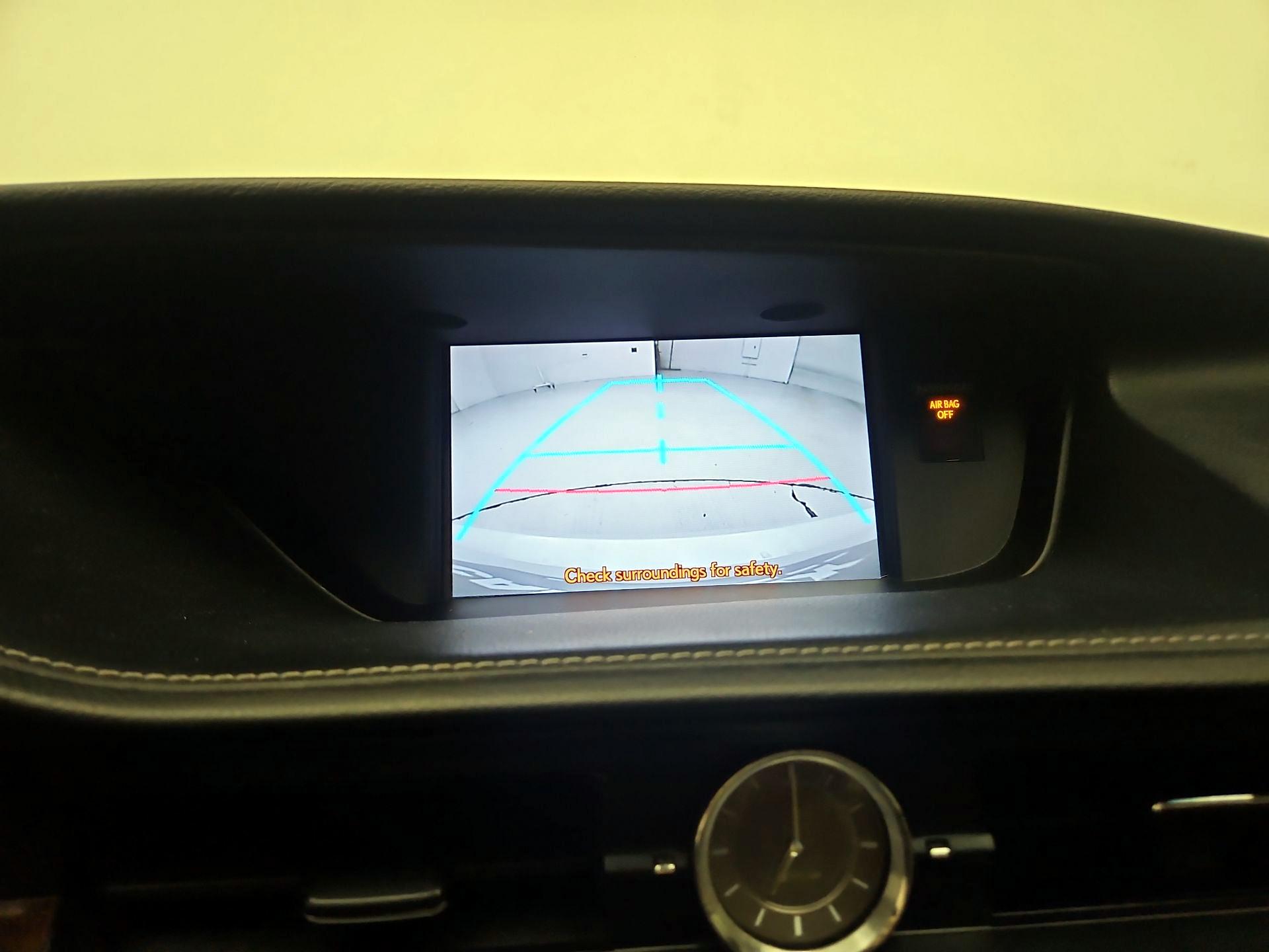 Thumbnail: 2014 Lexus ES - 14