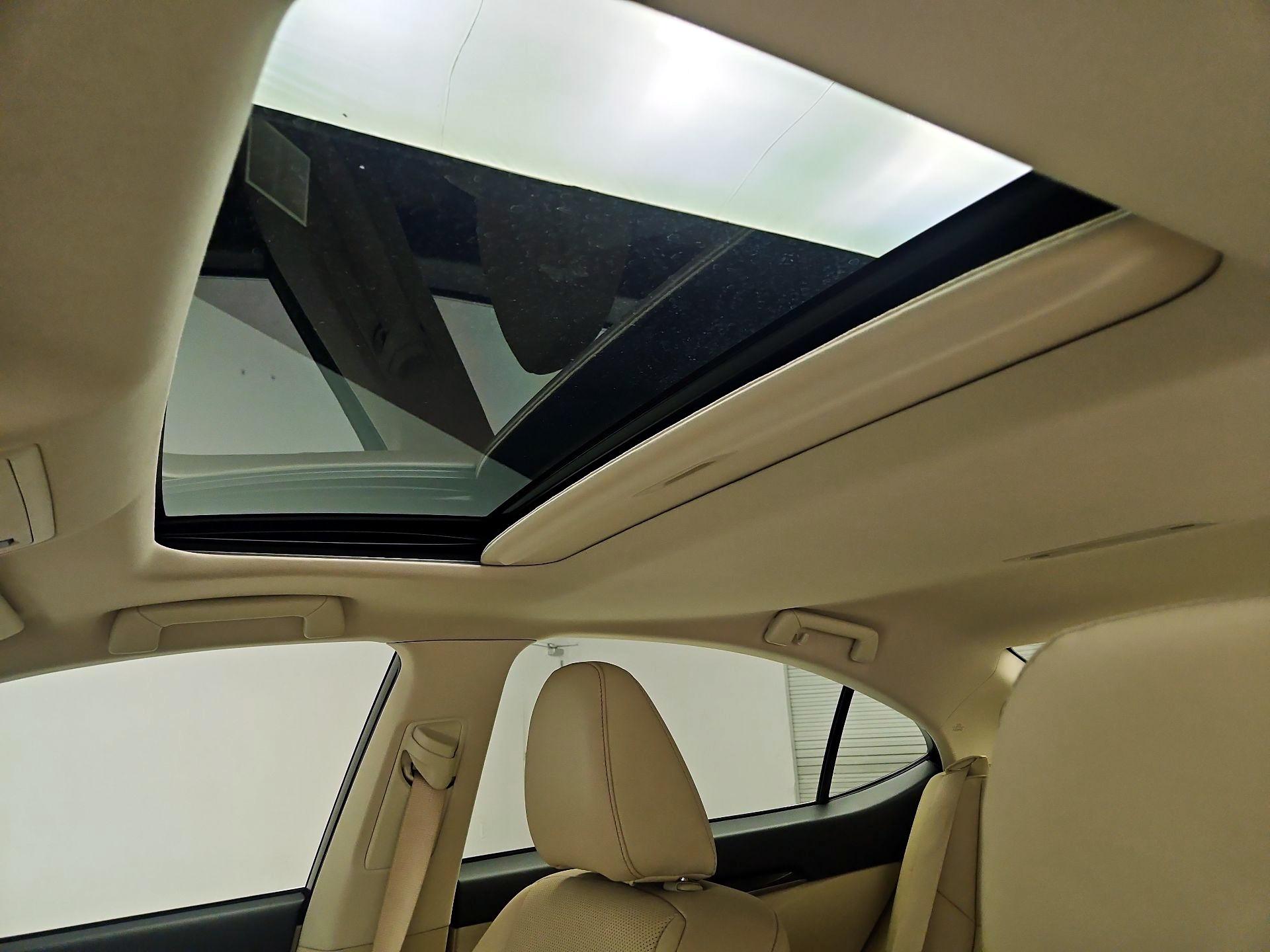 Thumbnail: 2014 Lexus ES - 19