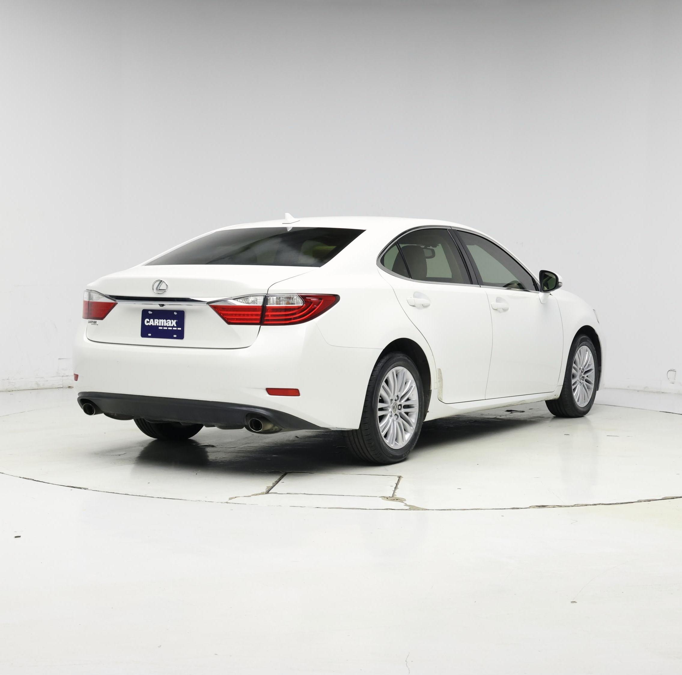 Thumbnail: 2014 Lexus ES - 8